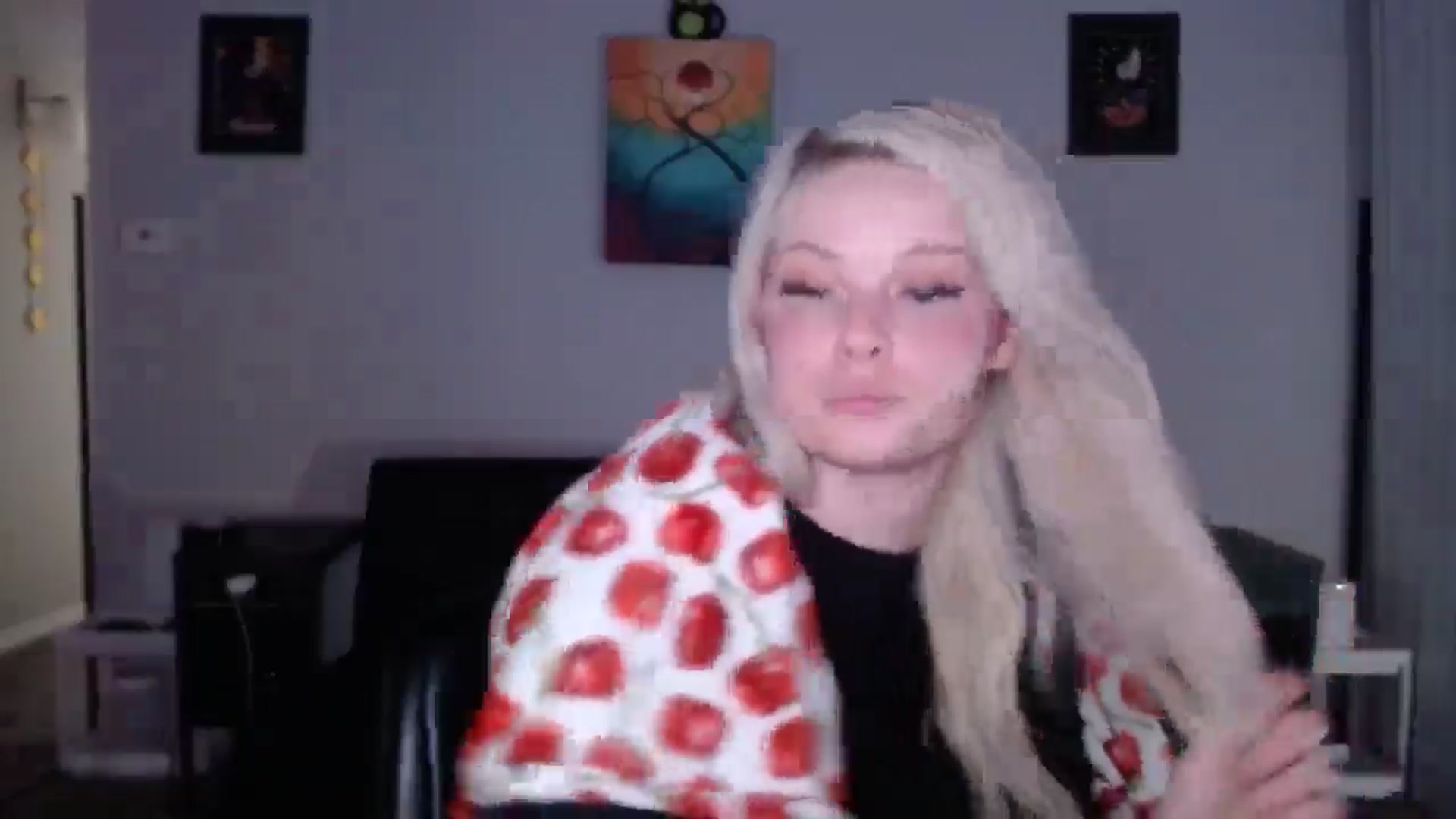 Gallery image thumbnail from thtoneblonde's myfreecams stream on, 11/27/2025, 14:32 image 13 of 20