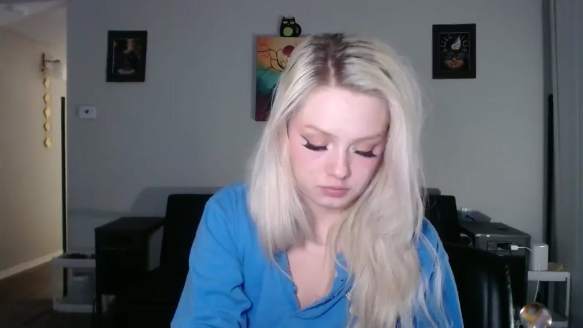 Gallery image thumbnail from thtoneblonde's myfreecams stream on, 11/29/2025, 11:51 image 10 of 20
