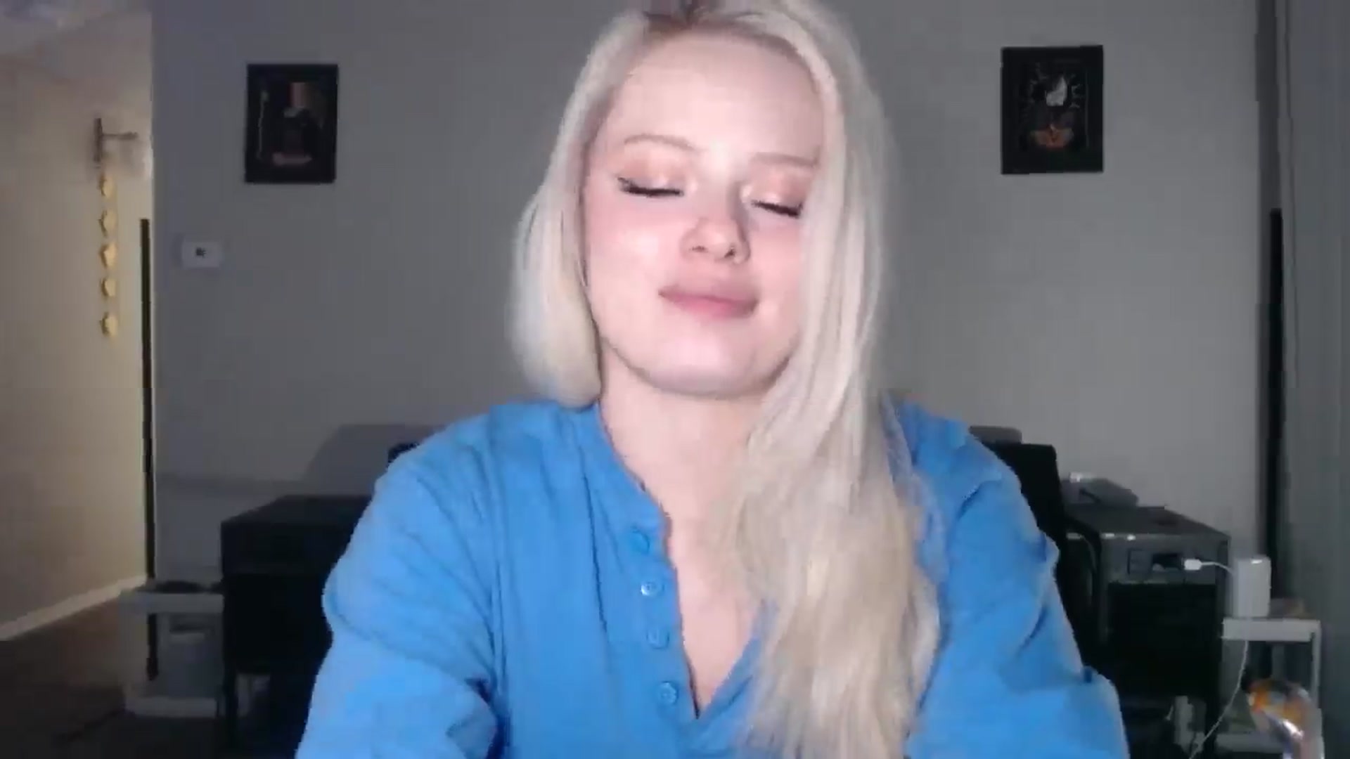 Gallery image thumbnail from thtoneblonde's myfreecams stream on, 11/29/2025, 11:51 image 5 of 20