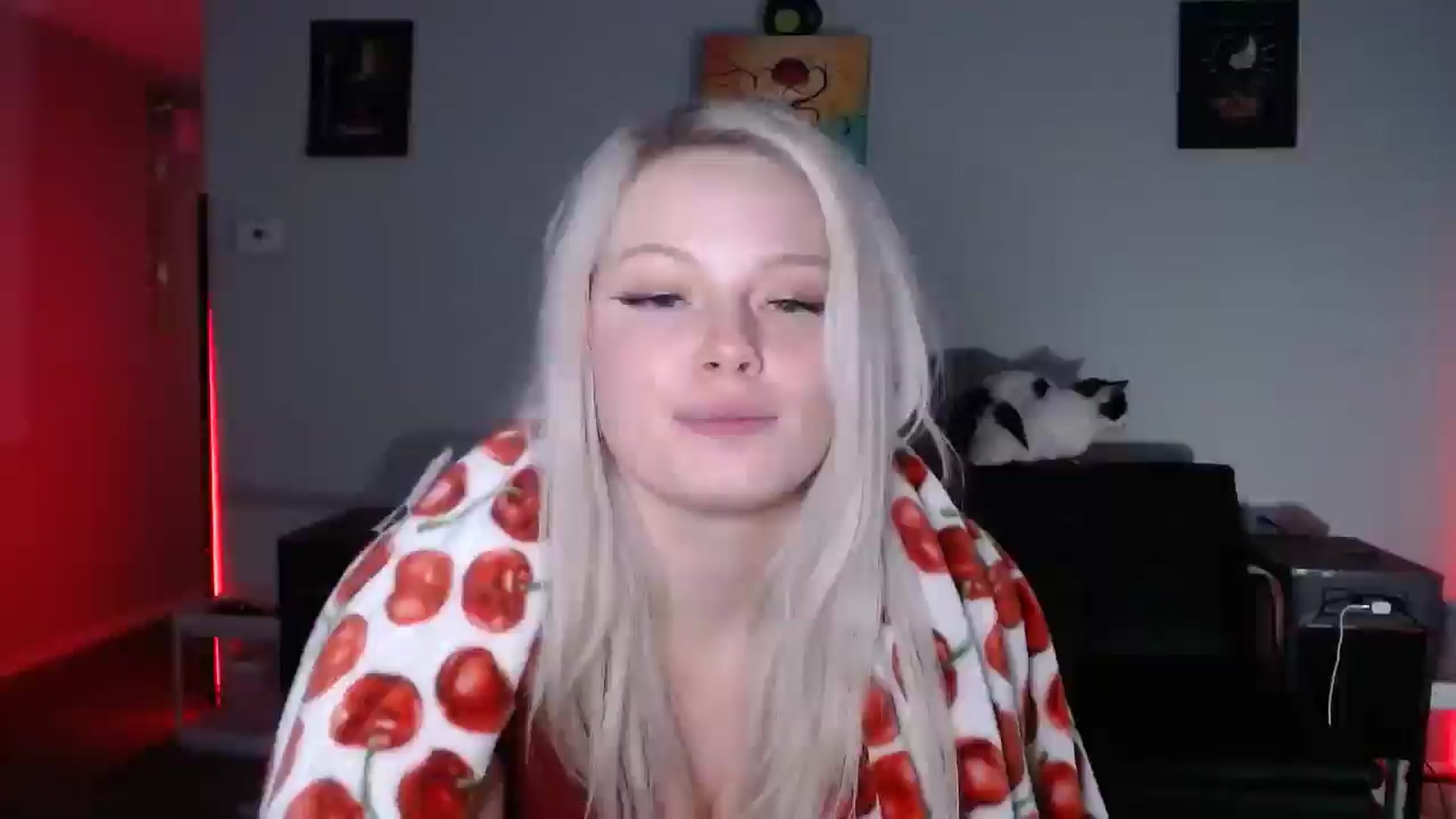 Gallery image thumbnail from thtoneblonde's myfreecams stream on, 11/30/2025, 10:49 image 14 of 20