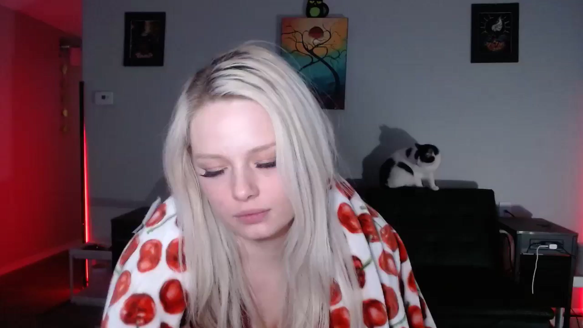 Gallery image thumbnail from thtoneblonde's myfreecams stream on, 11/30/2025, 10:49 image 16 of 20
