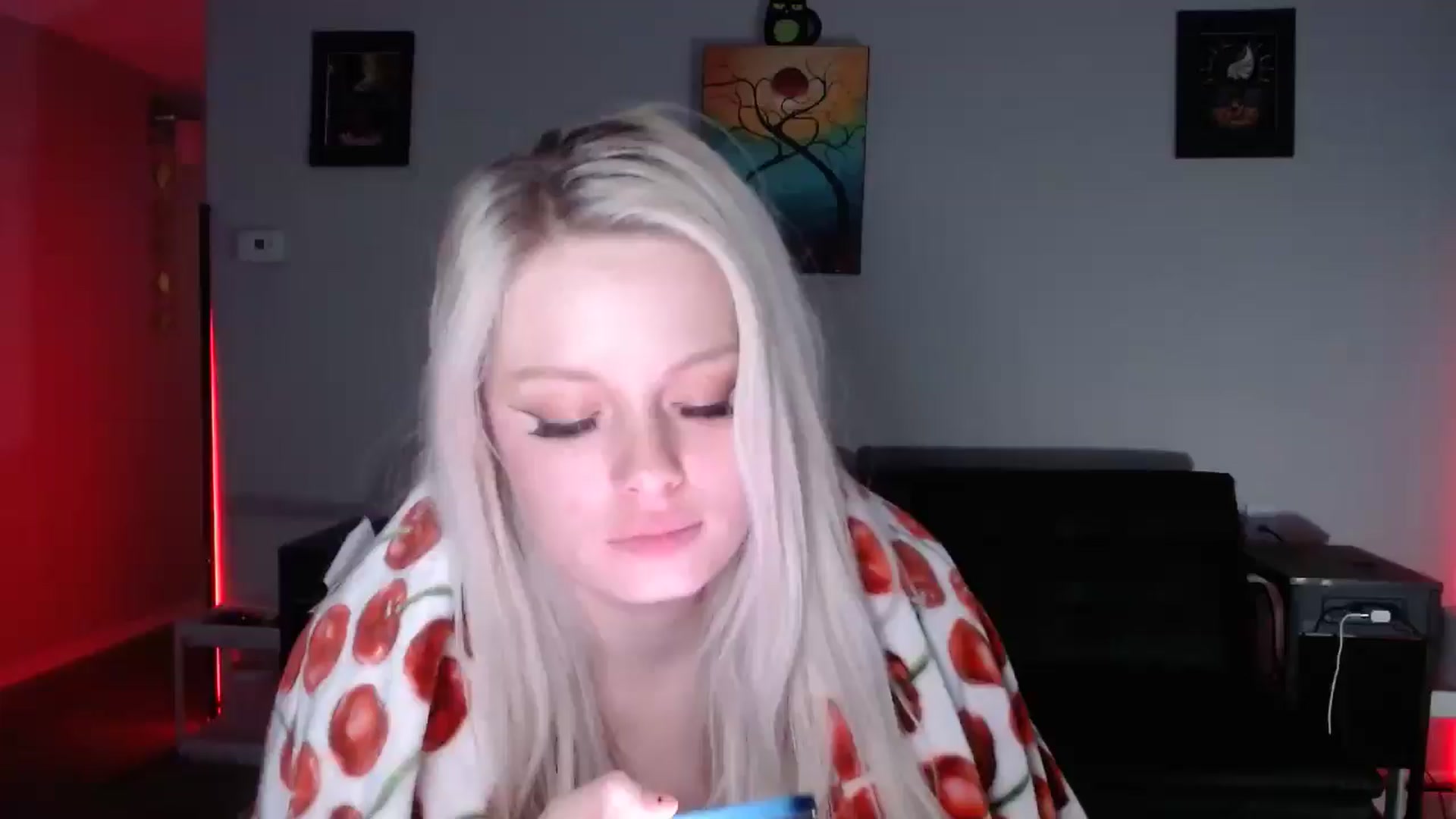 Gallery image thumbnail from thtoneblonde's myfreecams stream on, 11/30/2025, 10:49 image 18 of 20