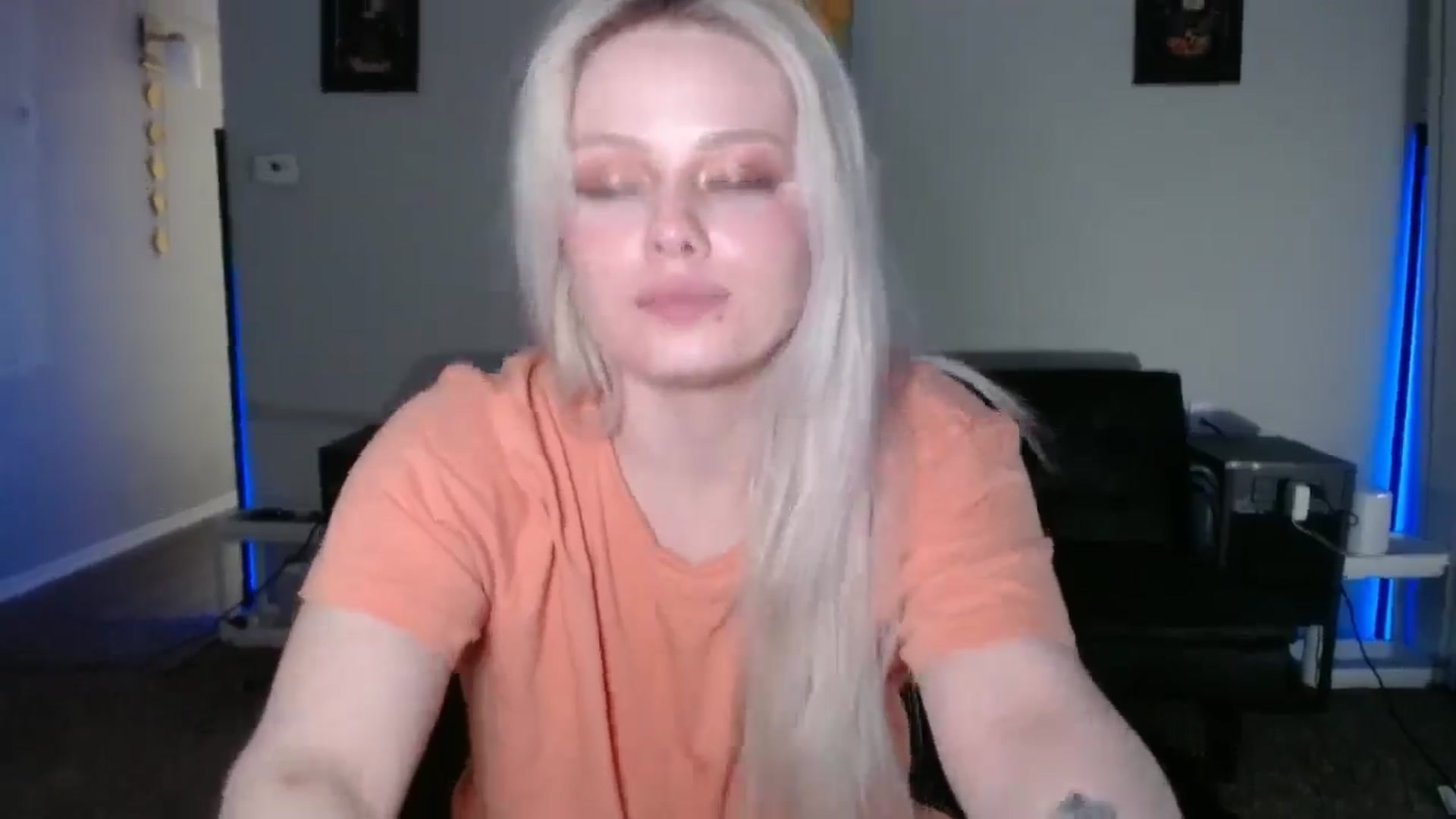 Gallery image thumbnail from thtoneblonde's myfreecams stream on, 12/04/2025, 10:26 image 6 of 20