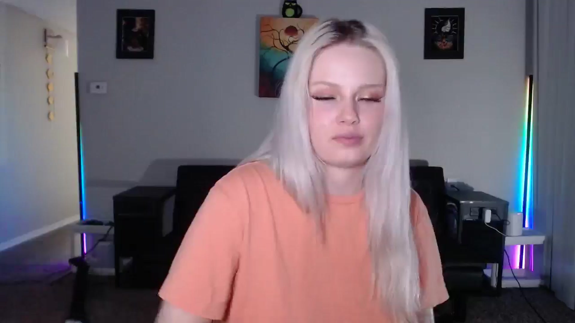 Gallery image thumbnail from thtoneblonde's myfreecams stream on, 12/04/2025, 10:26 image 15 of 20