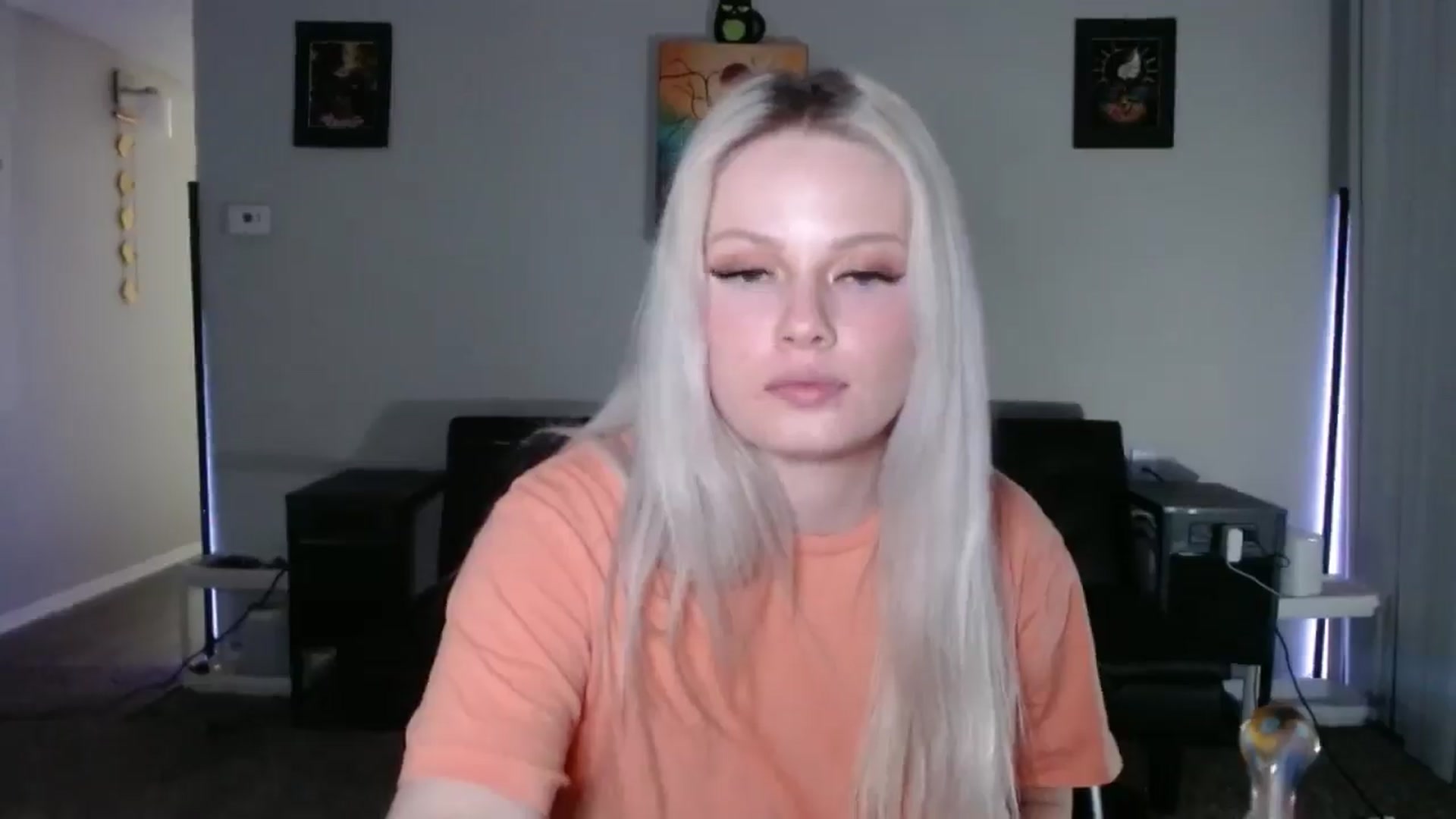 Gallery image thumbnail from thtoneblonde's myfreecams stream on, 12/04/2025, 10:26 image 17 of 20