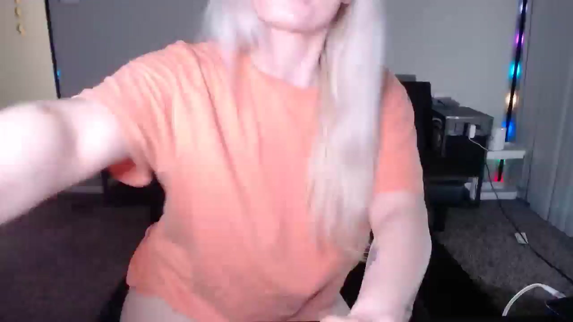 Gallery image thumbnail from thtoneblonde's myfreecams stream on, 12/04/2025, 10:26 image 2 of 20