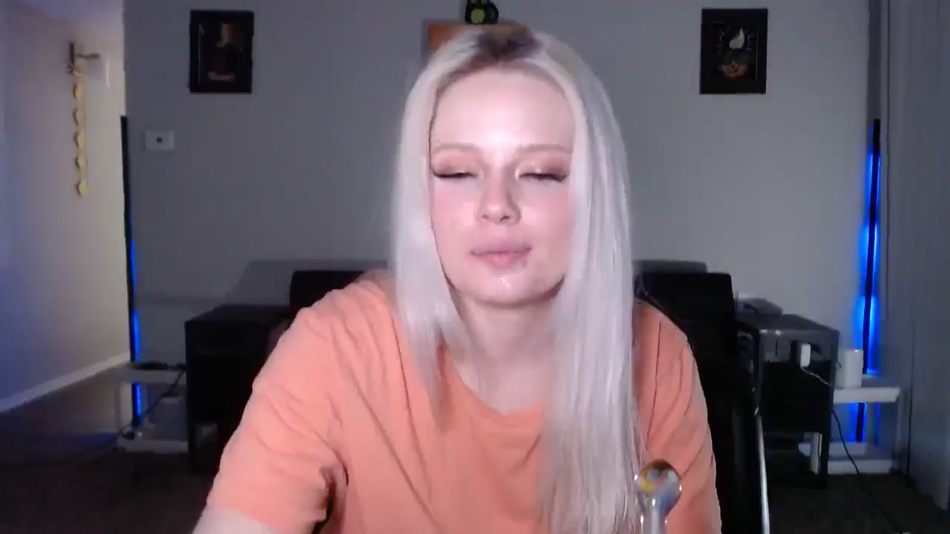 Gallery image thumbnail from thtoneblonde's myfreecams stream on, 12/04/2025, 10:26 image 11 of 20