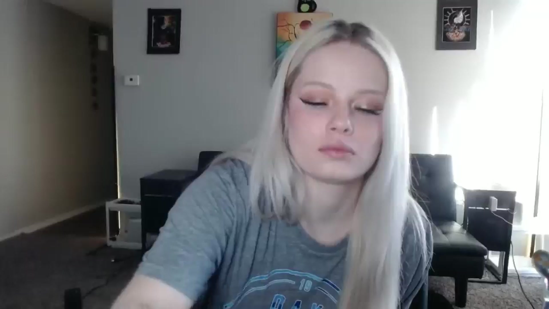 Gallery image thumbnail from thtoneblonde's myfreecams stream on, 12/04/2025, 15:41 image 16 of 20