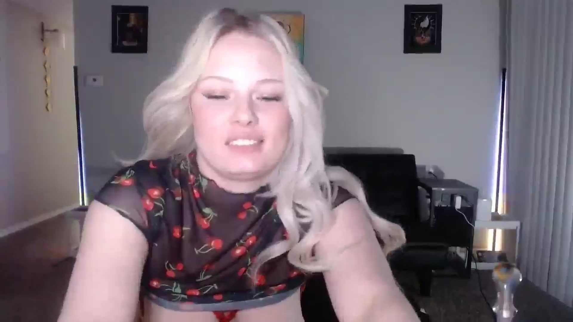 Gallery image thumbnail from thtoneblonde's myfreecams stream on, 12/18/2025, 14:13 image 10 of 20