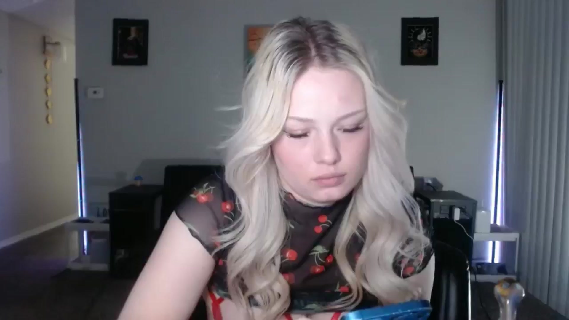Gallery image thumbnail from thtoneblonde's myfreecams stream on, 12/18/2025, 14:13 image 8 of 20
