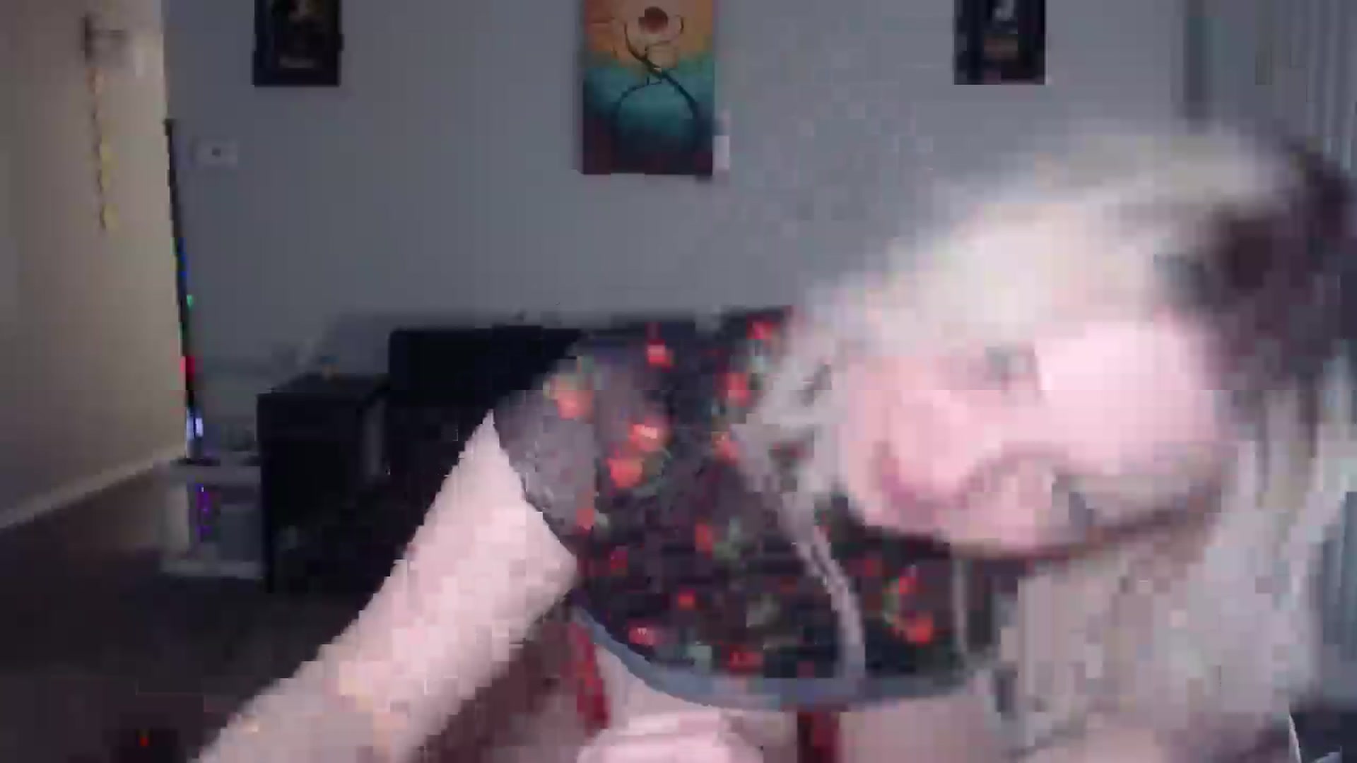 Gallery image thumbnail from thtoneblonde's myfreecams stream on, 12/18/2025, 14:13 image 15 of 20