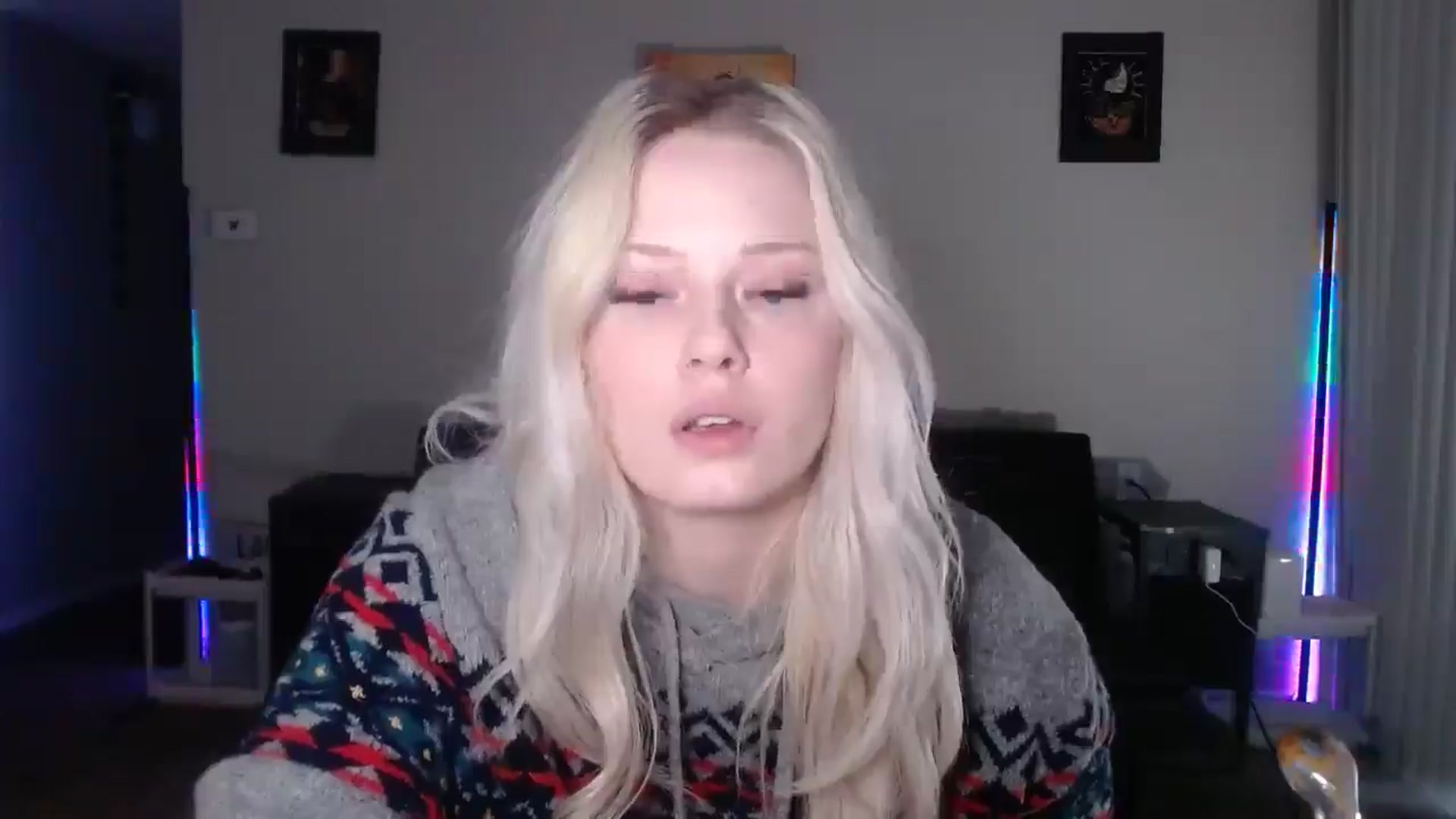 Gallery image thumbnail from thtoneblonde's myfreecams stream on, 12/22/2025, 14:12 image 10 of 20