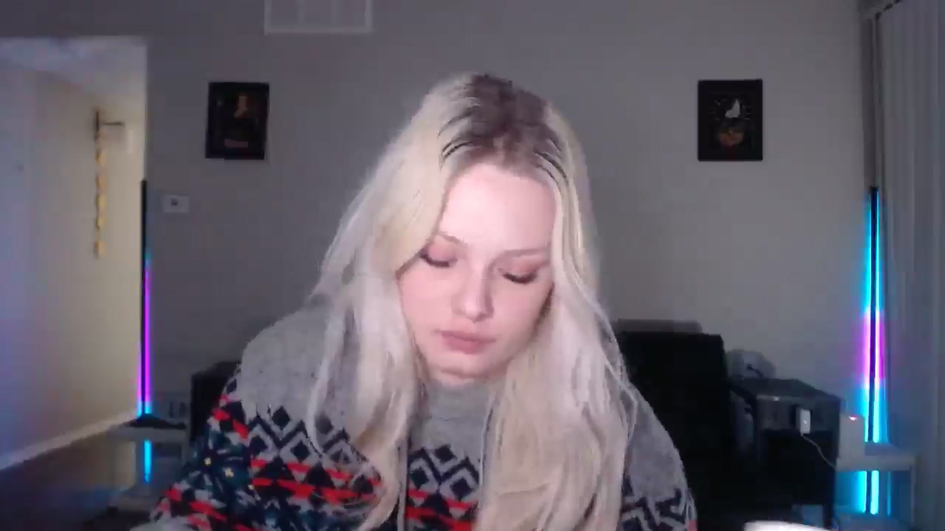 Gallery image thumbnail from thtoneblonde's myfreecams stream on, 12/22/2025, 14:12 image 6 of 20