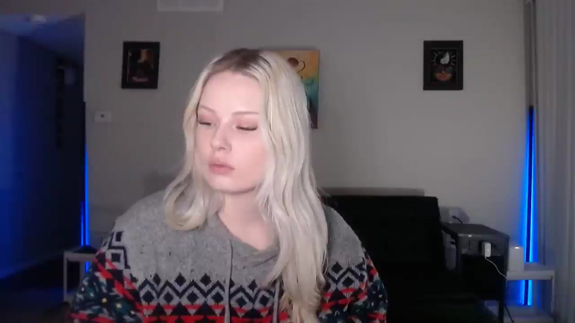 Gallery image thumbnail from thtoneblonde's myfreecams stream on, 12/22/2025, 14:12 image 1 of 20