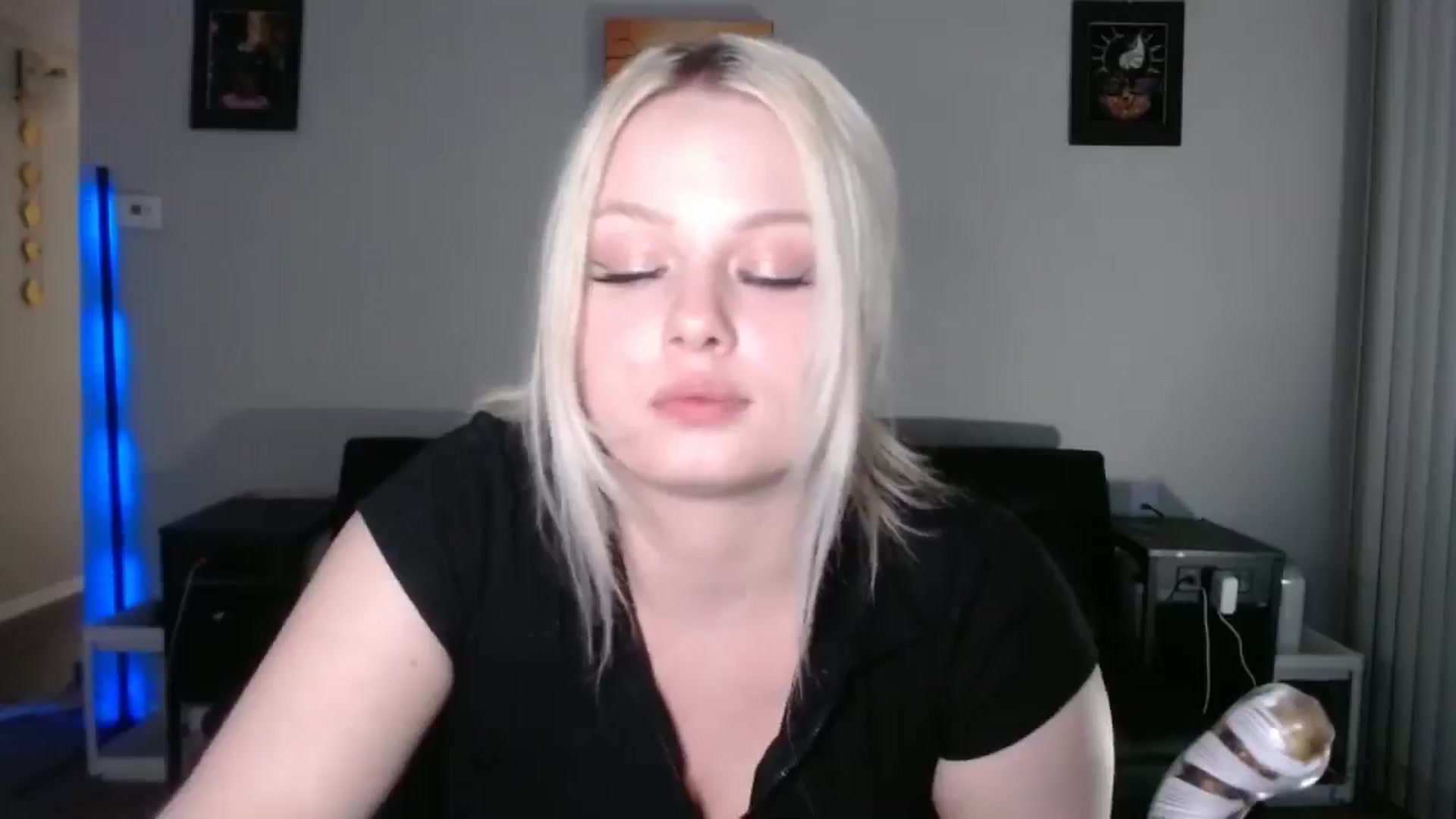 Gallery image thumbnail from thtoneblonde's myfreecams stream on, 03/06/2026, 01:28 image 19 of 20