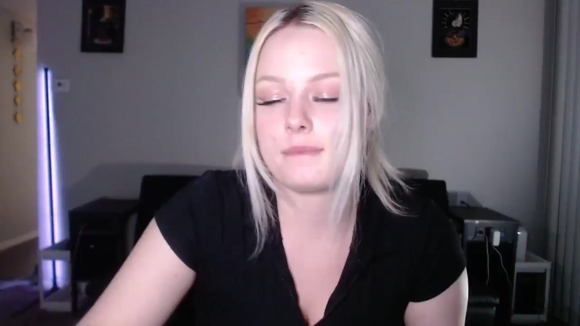Gallery image thumbnail from thtoneblonde's myfreecams stream on, 03/06/2026, 01:28 image 8 of 20