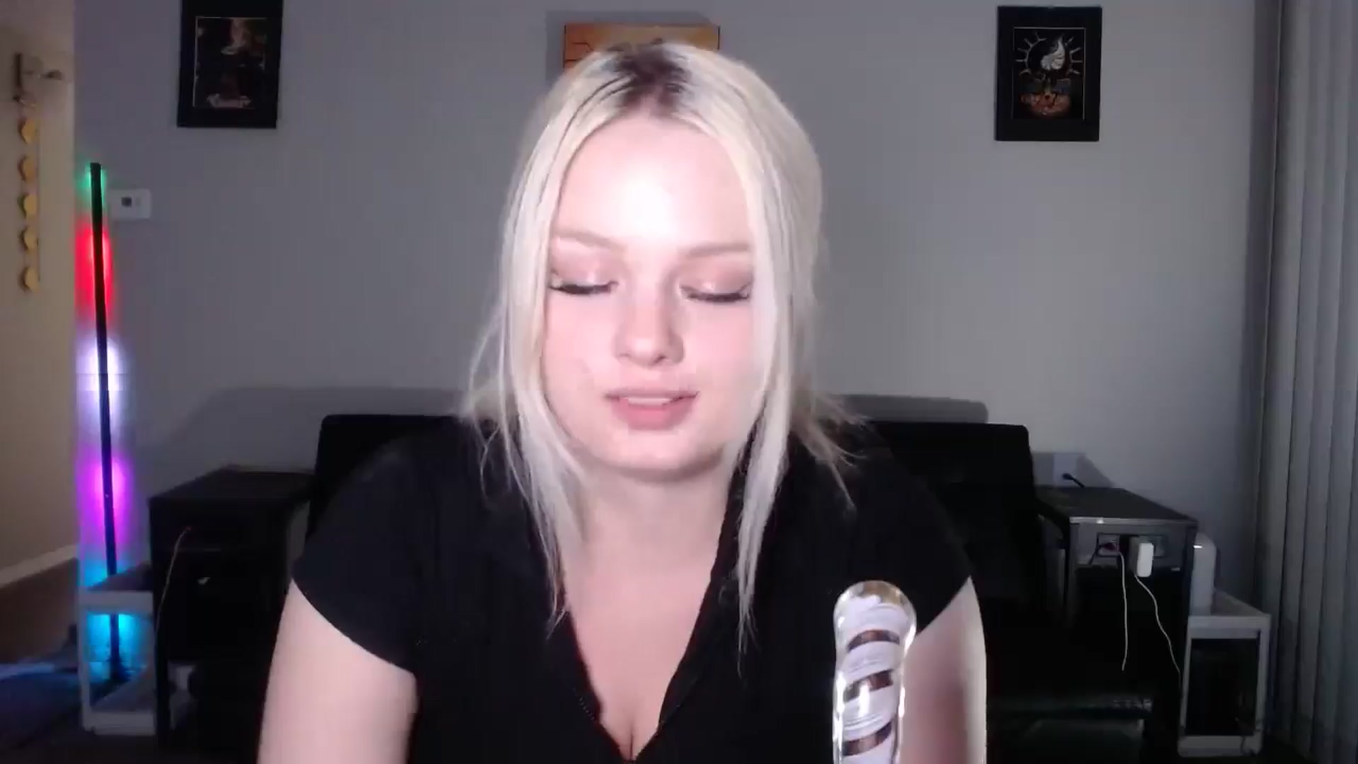 Gallery image thumbnail from thtoneblonde's myfreecams stream on, 03/06/2026, 01:28 image 17 of 20