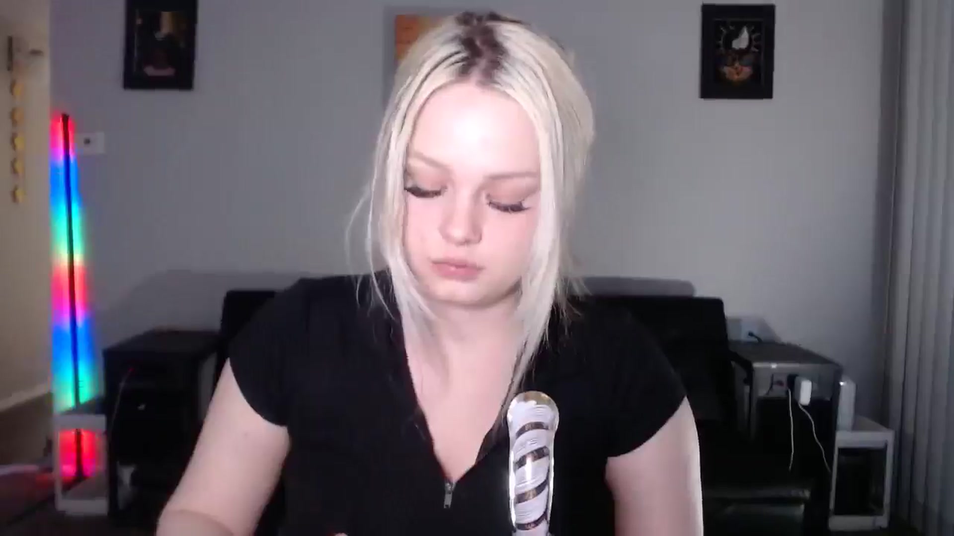 Gallery image thumbnail from thtoneblonde's myfreecams stream on, 03/06/2026, 01:28 image 14 of 20