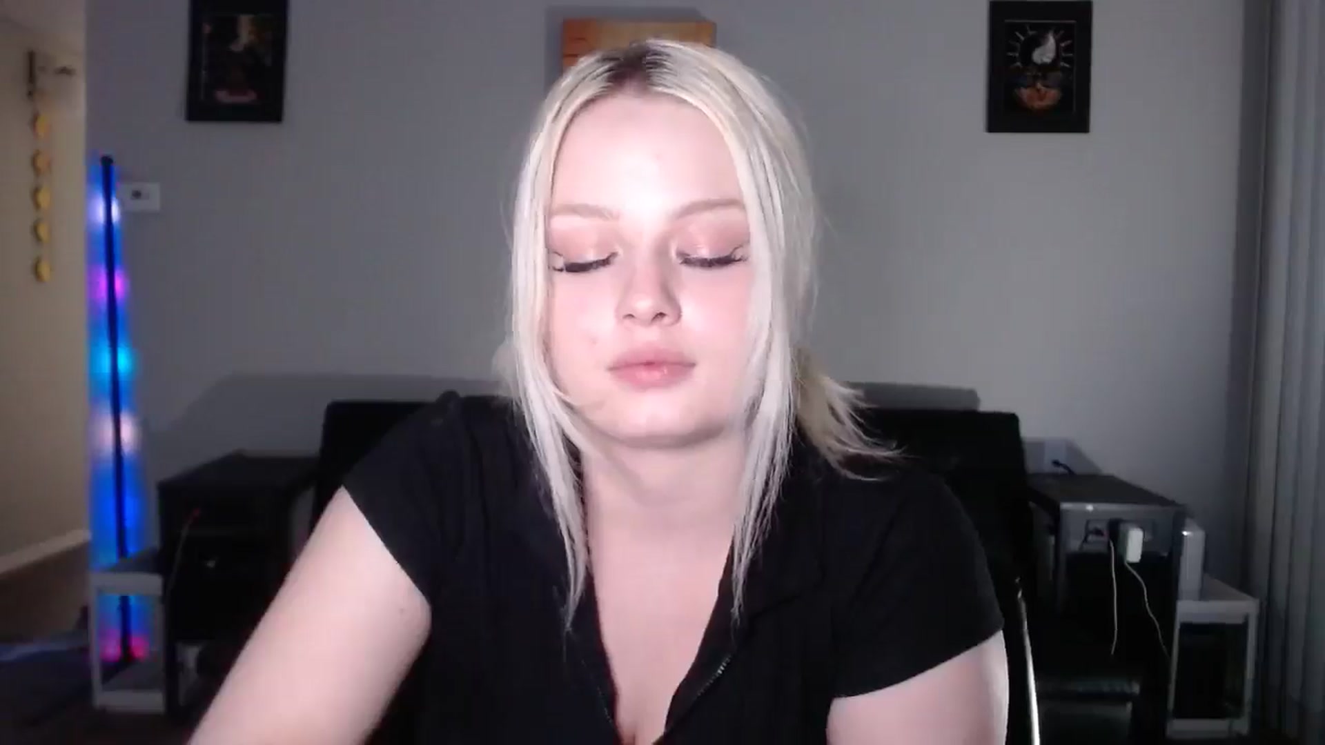Gallery image thumbnail from thtoneblonde's myfreecams stream on, 03/06/2026, 01:28 image 2 of 20