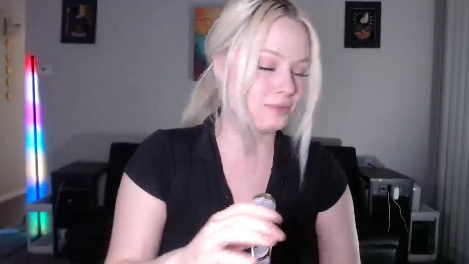 Gallery image thumbnail from thtoneblonde's myfreecams stream on, 03/06/2026, 01:28 image 12 of 20