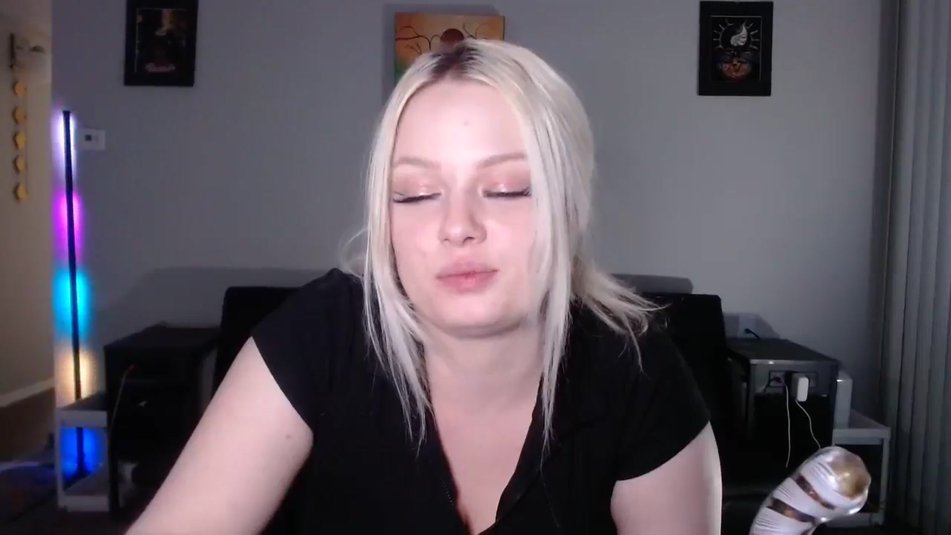 Gallery image thumbnail from thtoneblonde's myfreecams stream on, 03/06/2026, 01:28 image 18 of 20