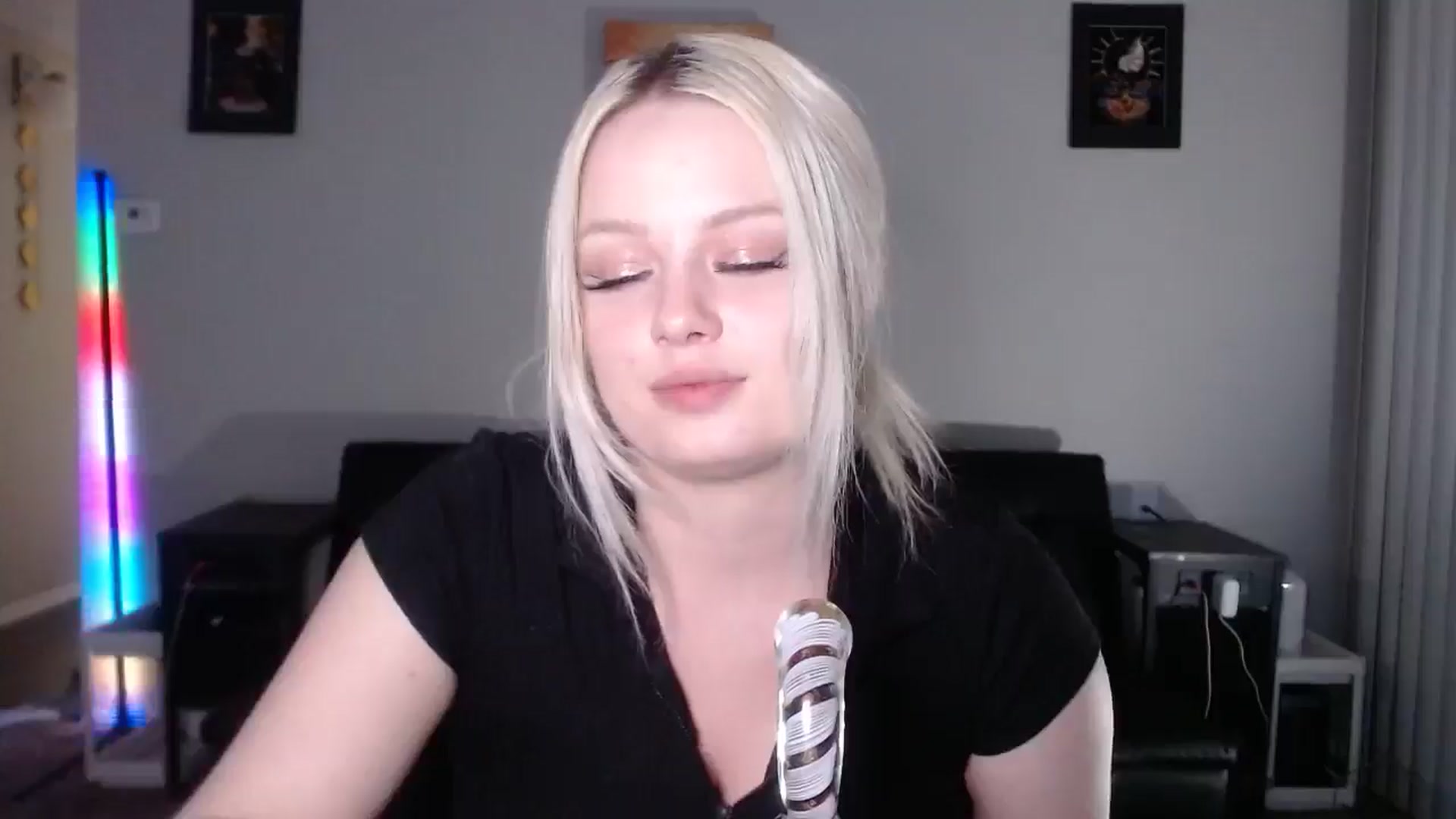 Gallery image thumbnail from thtoneblonde's myfreecams stream on, 03/06/2026, 01:28 image 13 of 20