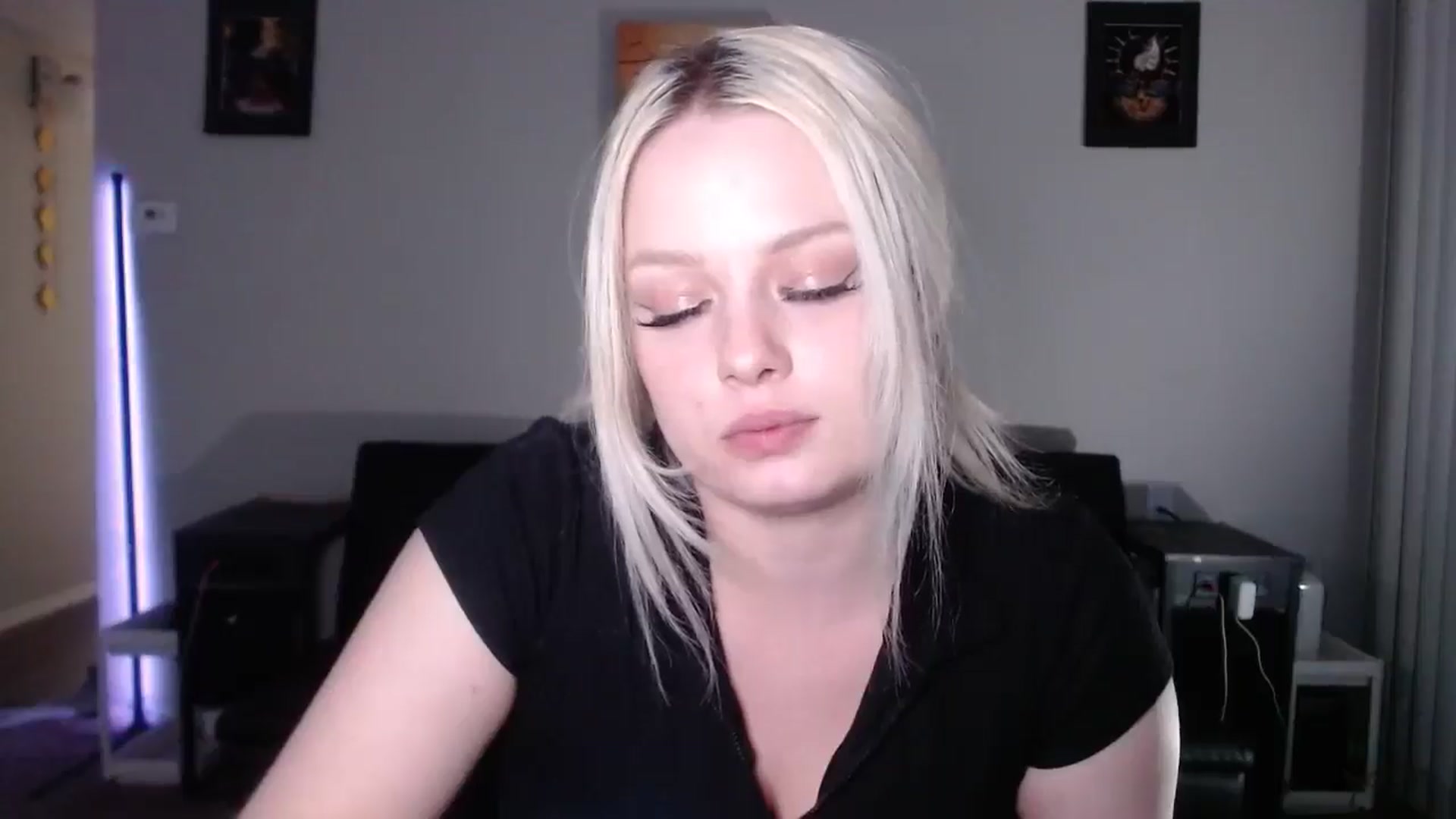 Gallery image thumbnail from thtoneblonde's myfreecams stream on, 03/06/2026, 01:28 image 7 of 20