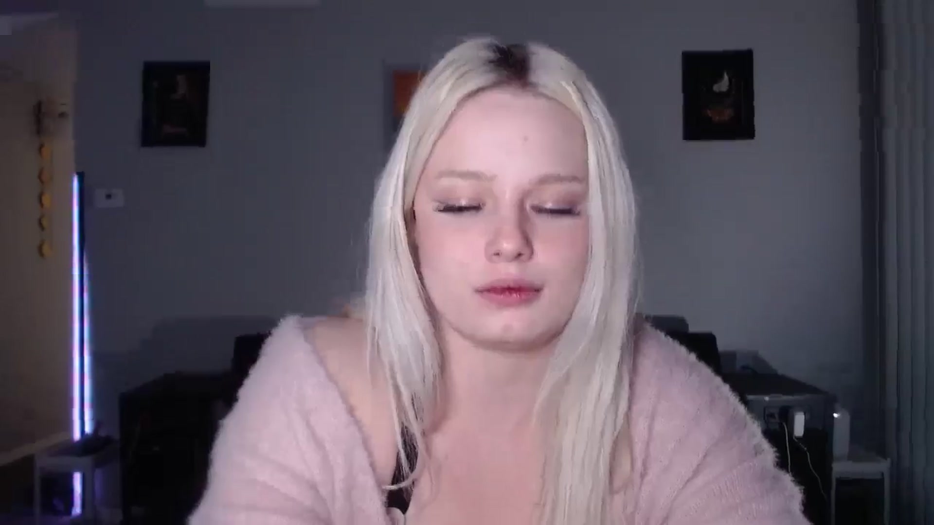Gallery image thumbnail from thtoneblonde's myfreecams stream on, 03/06/2026, 09:01 image 3 of 20