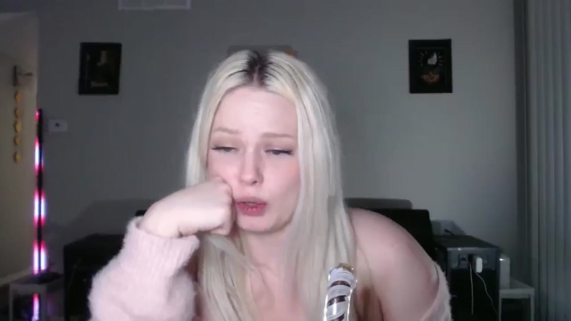 Gallery image thumbnail from thtoneblonde's myfreecams stream on, 03/06/2026, 09:01 image 6 of 20