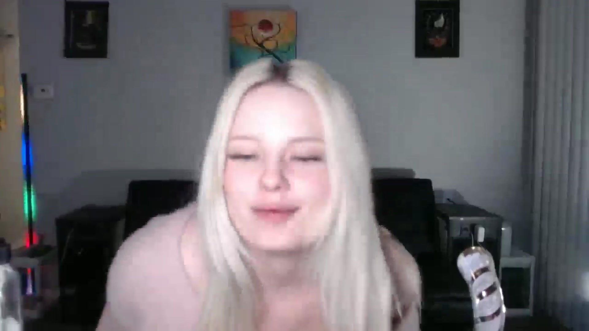 Gallery image thumbnail from thtoneblonde's myfreecams stream on, 03/06/2026, 09:01 image 8 of 20