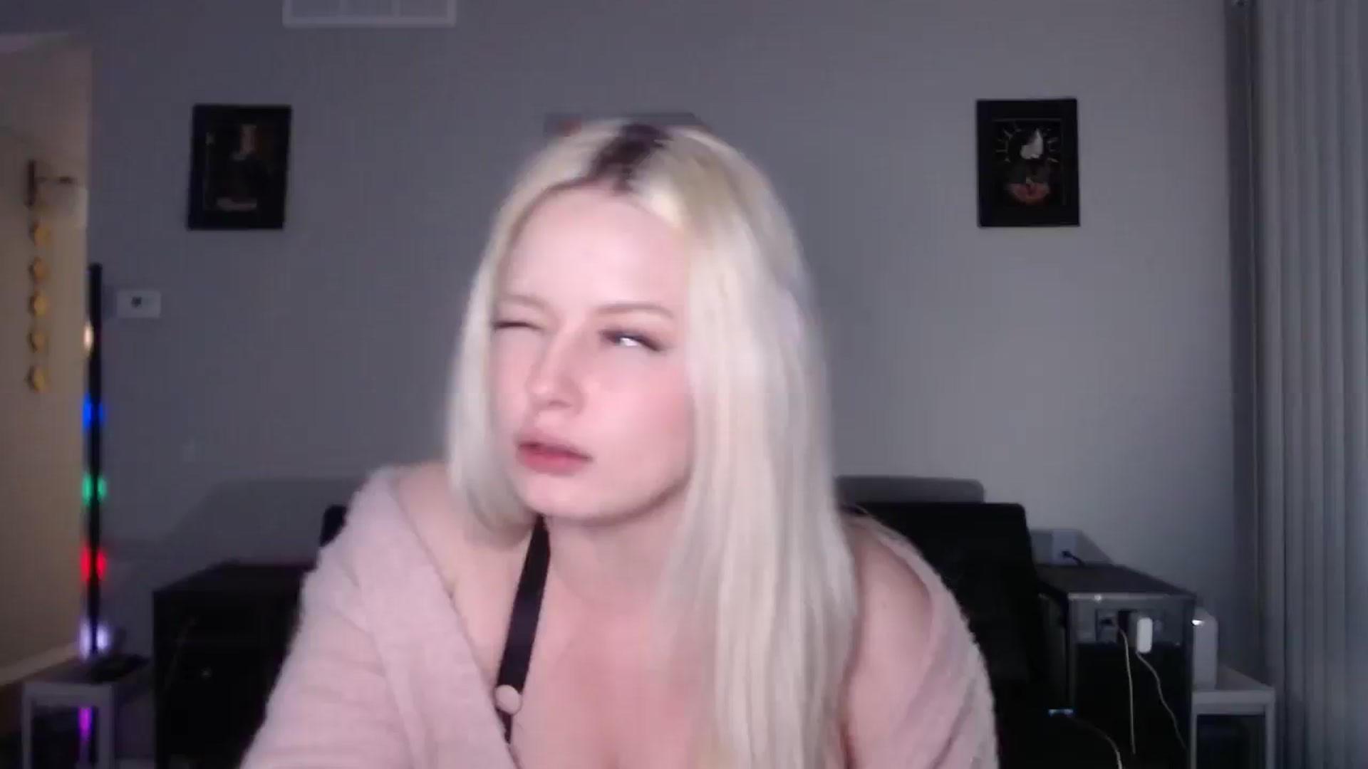 Gallery image thumbnail from thtoneblonde's myfreecams stream on, 03/06/2026, 09:01 image 1 of 20