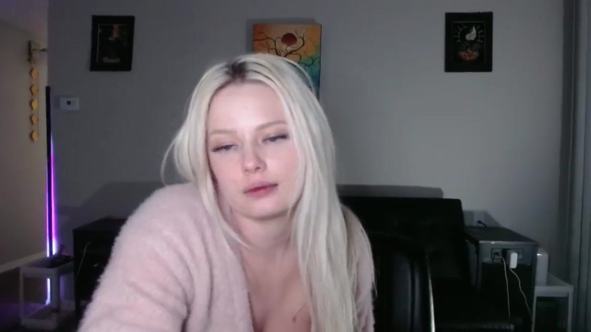 Gallery image thumbnail from thtoneblonde's myfreecams stream on, 03/06/2026, 12:16 image 20 of 20