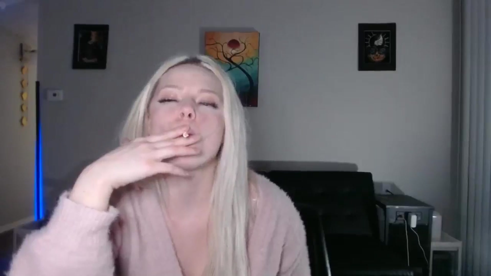 Gallery image thumbnail from thtoneblonde's myfreecams stream on, 03/06/2026, 12:16 image 16 of 20