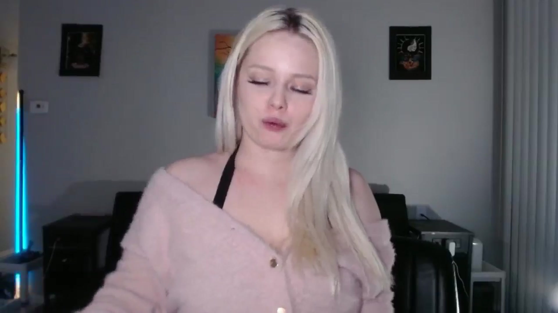 Gallery image thumbnail from thtoneblonde's myfreecams stream on, 03/06/2026, 12:16 image 9 of 20