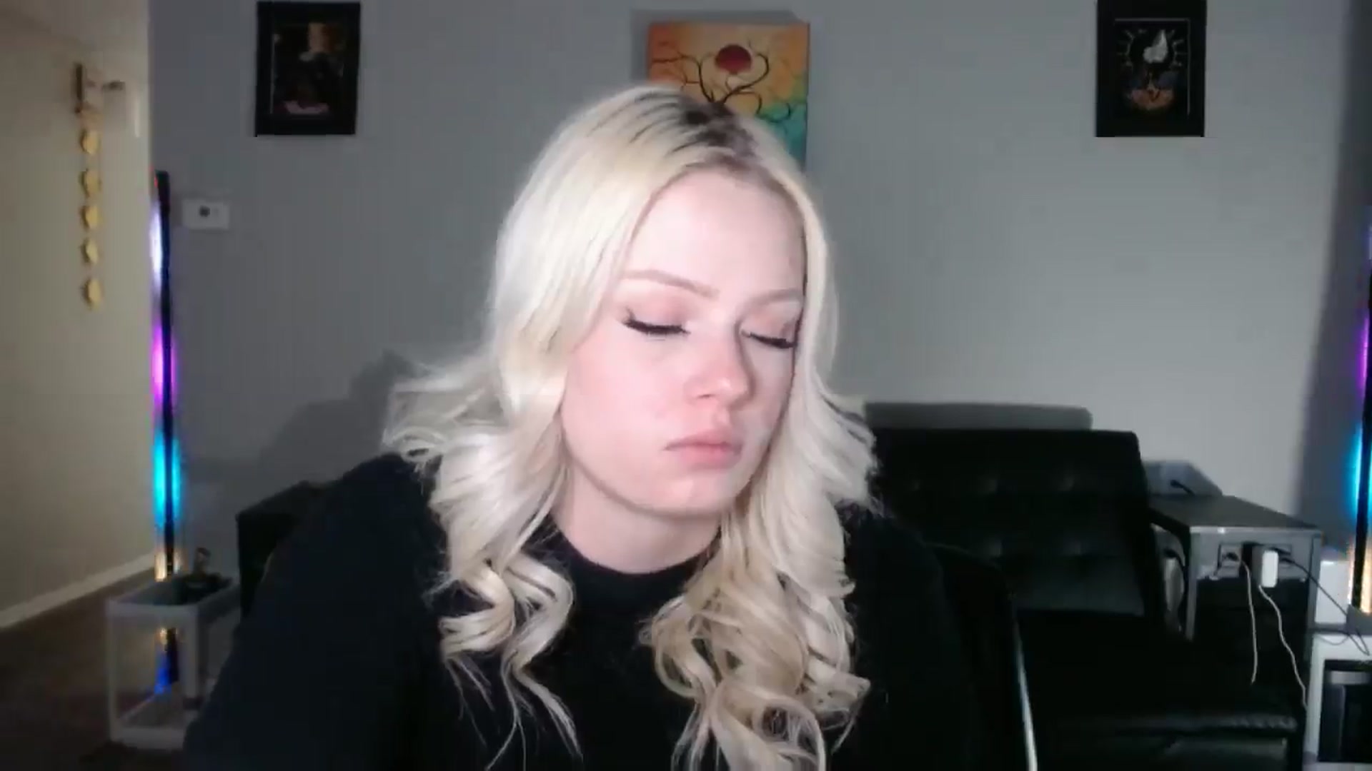 Gallery image thumbnail from thtoneblonde's myfreecams stream on, 03/08/2026, 09:02 image 20 of 20