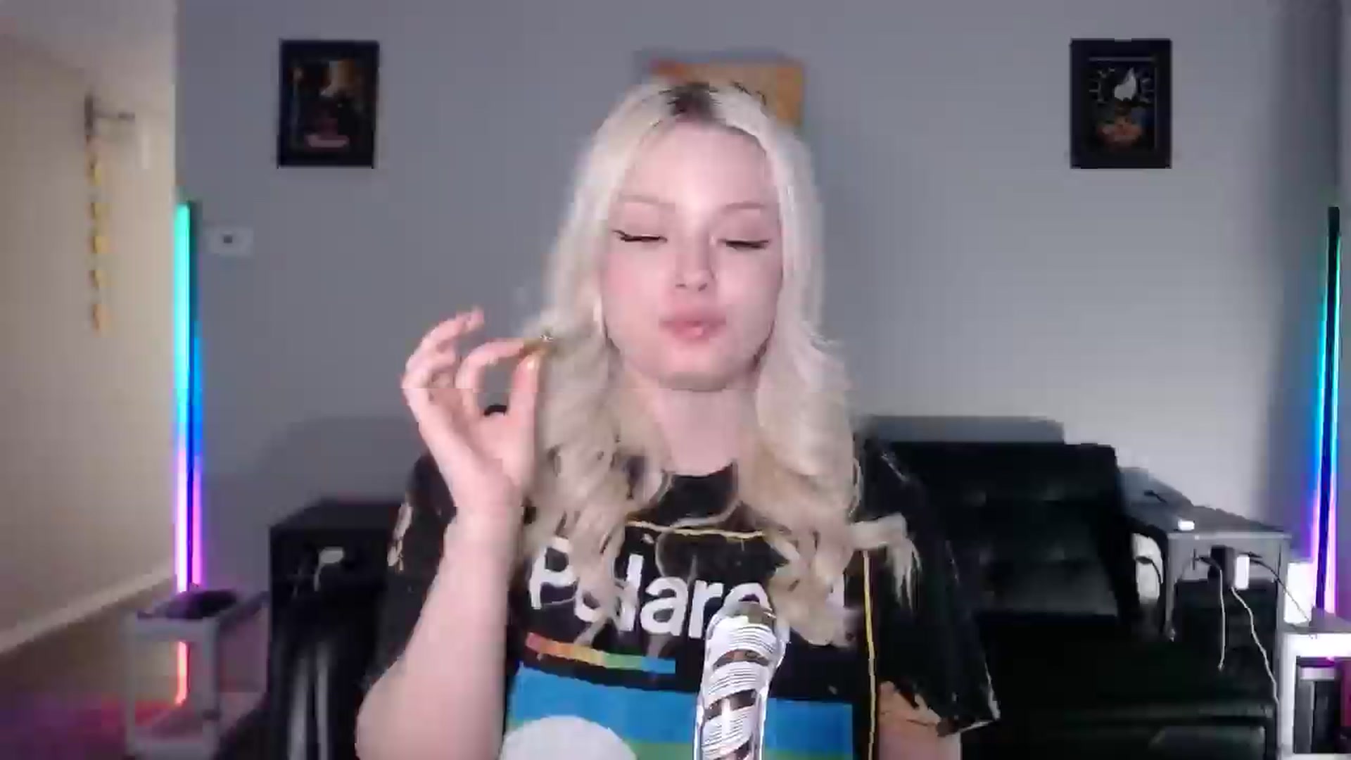 Gallery image thumbnail from thtoneblonde's myfreecams stream on, 03/10/2026, 02:10 image 13 of 20