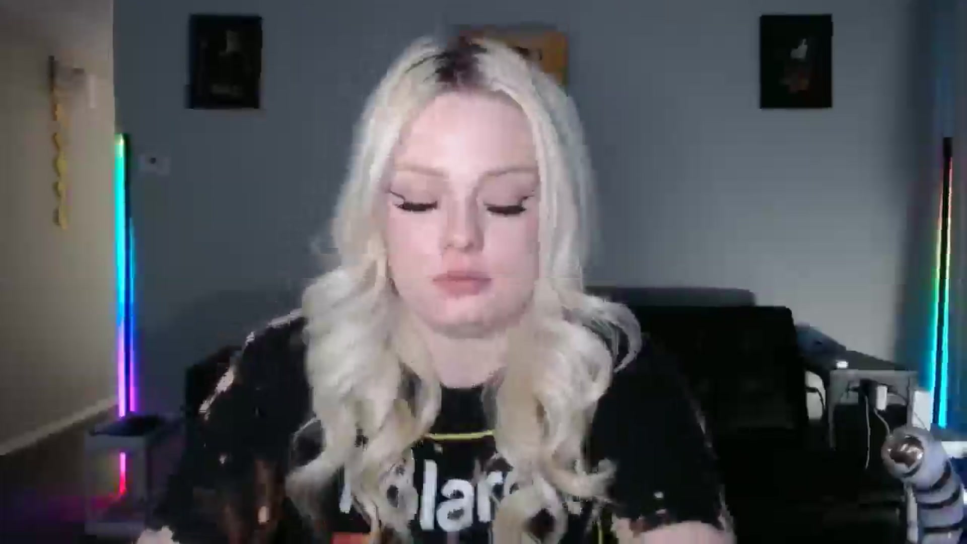 Gallery image thumbnail from thtoneblonde's myfreecams stream on, 03/10/2026, 02:10 image 4 of 20