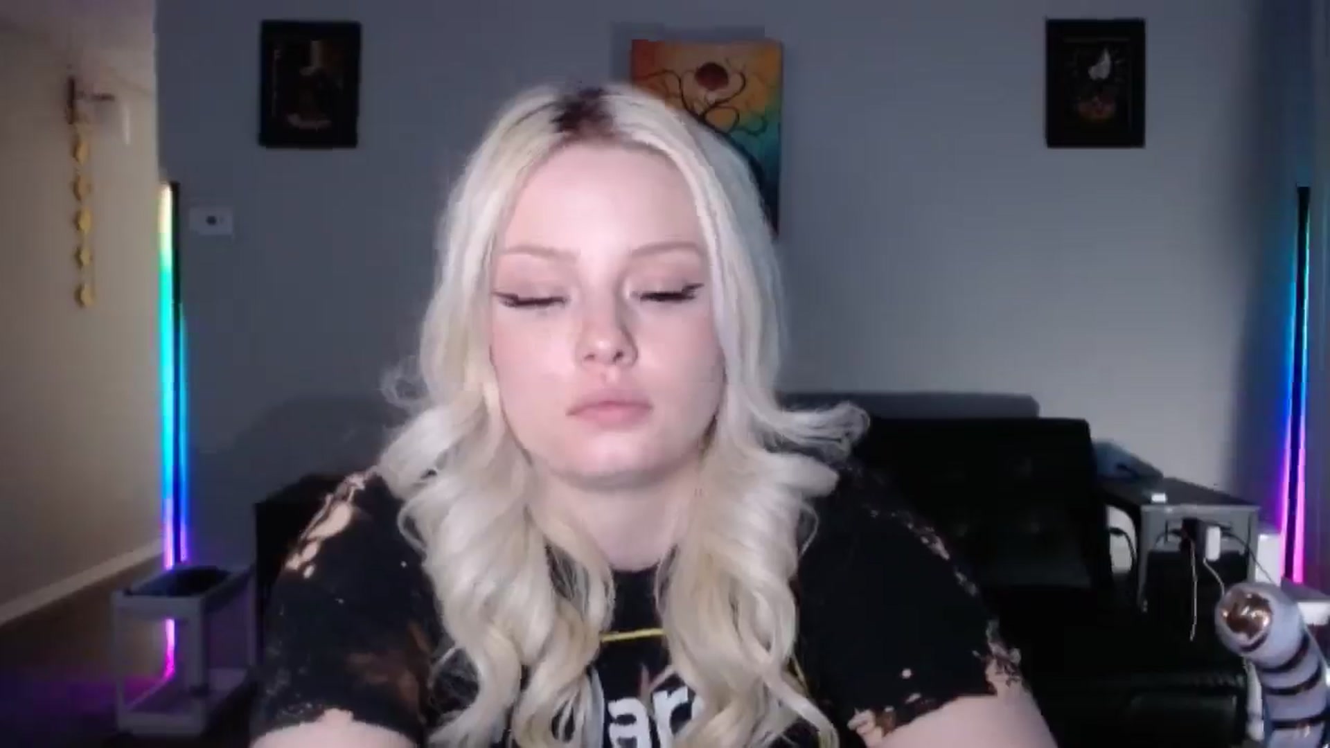 Gallery image thumbnail from thtoneblonde's myfreecams stream on, 03/10/2026, 02:10 image 5 of 20