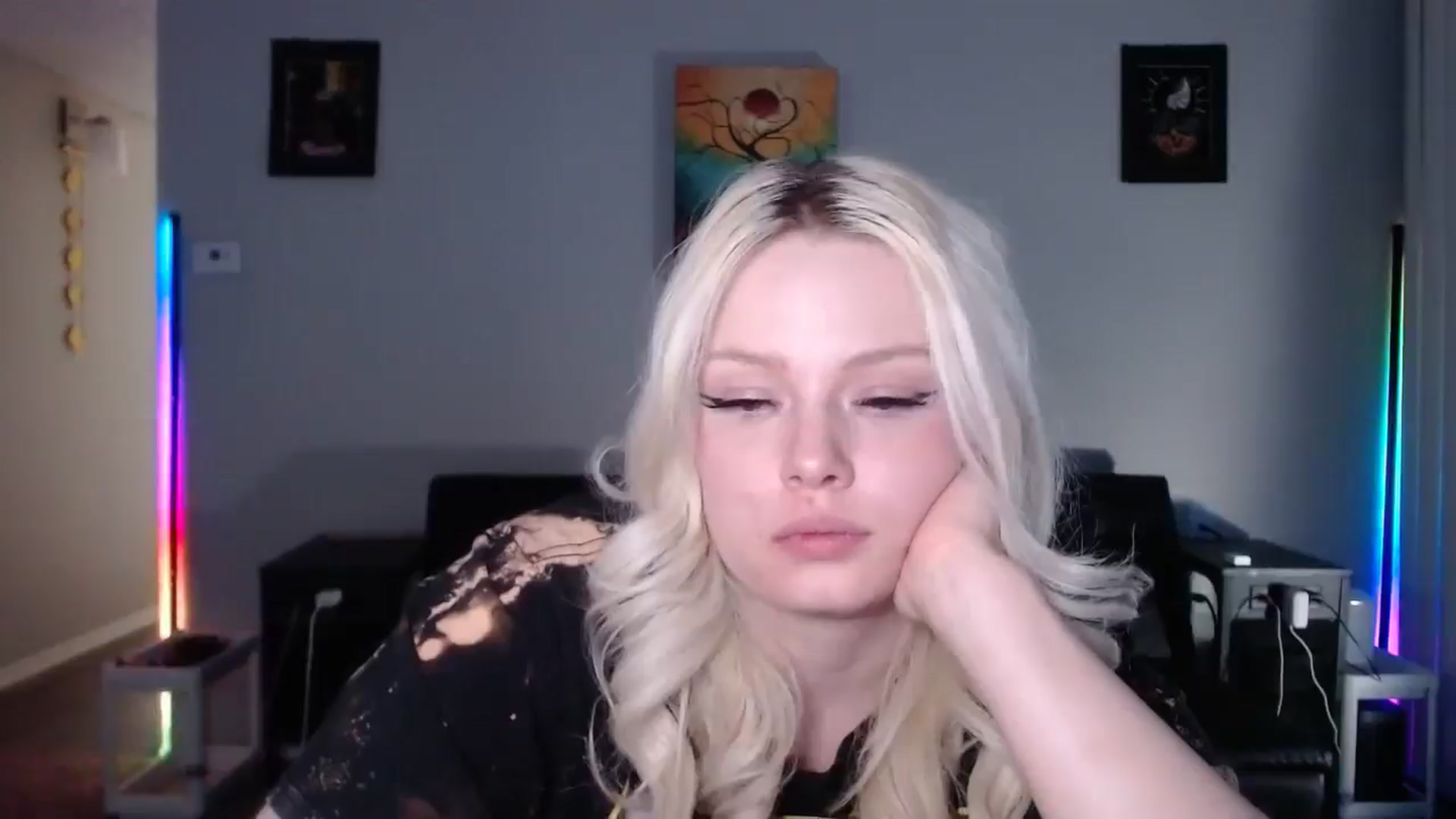Gallery image thumbnail from thtoneblonde's myfreecams stream on, 03/10/2026, 02:10 image 19 of 20