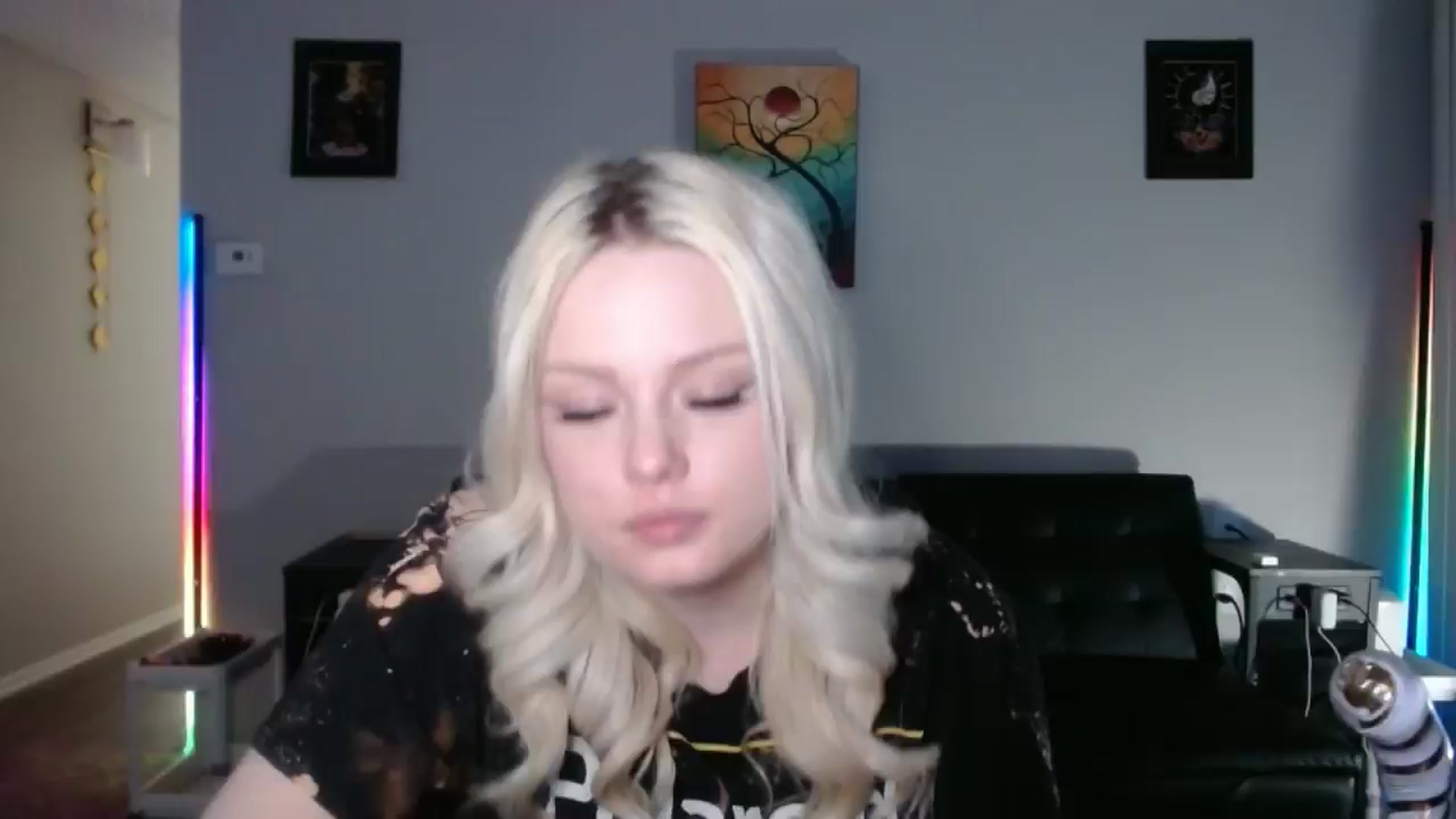 Gallery image thumbnail from thtoneblonde's myfreecams stream on, 03/10/2026, 02:10 image 8 of 20