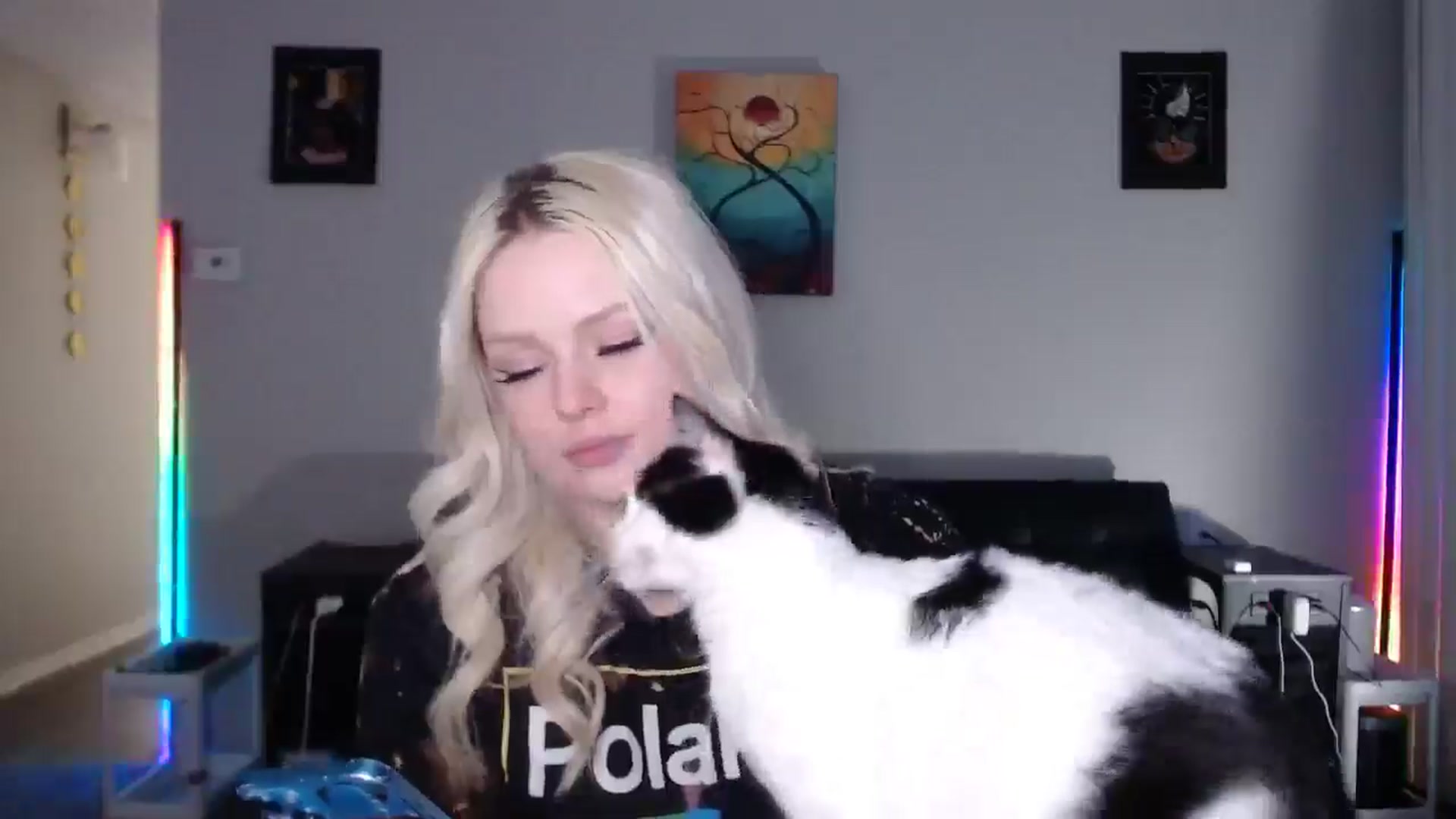 Gallery image thumbnail from thtoneblonde's myfreecams stream on, 03/10/2026, 02:10 image 20 of 20