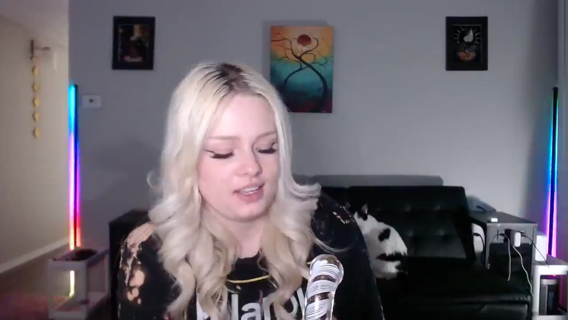 Gallery image thumbnail from thtoneblonde's myfreecams stream on, 03/10/2026, 02:10 image 10 of 20