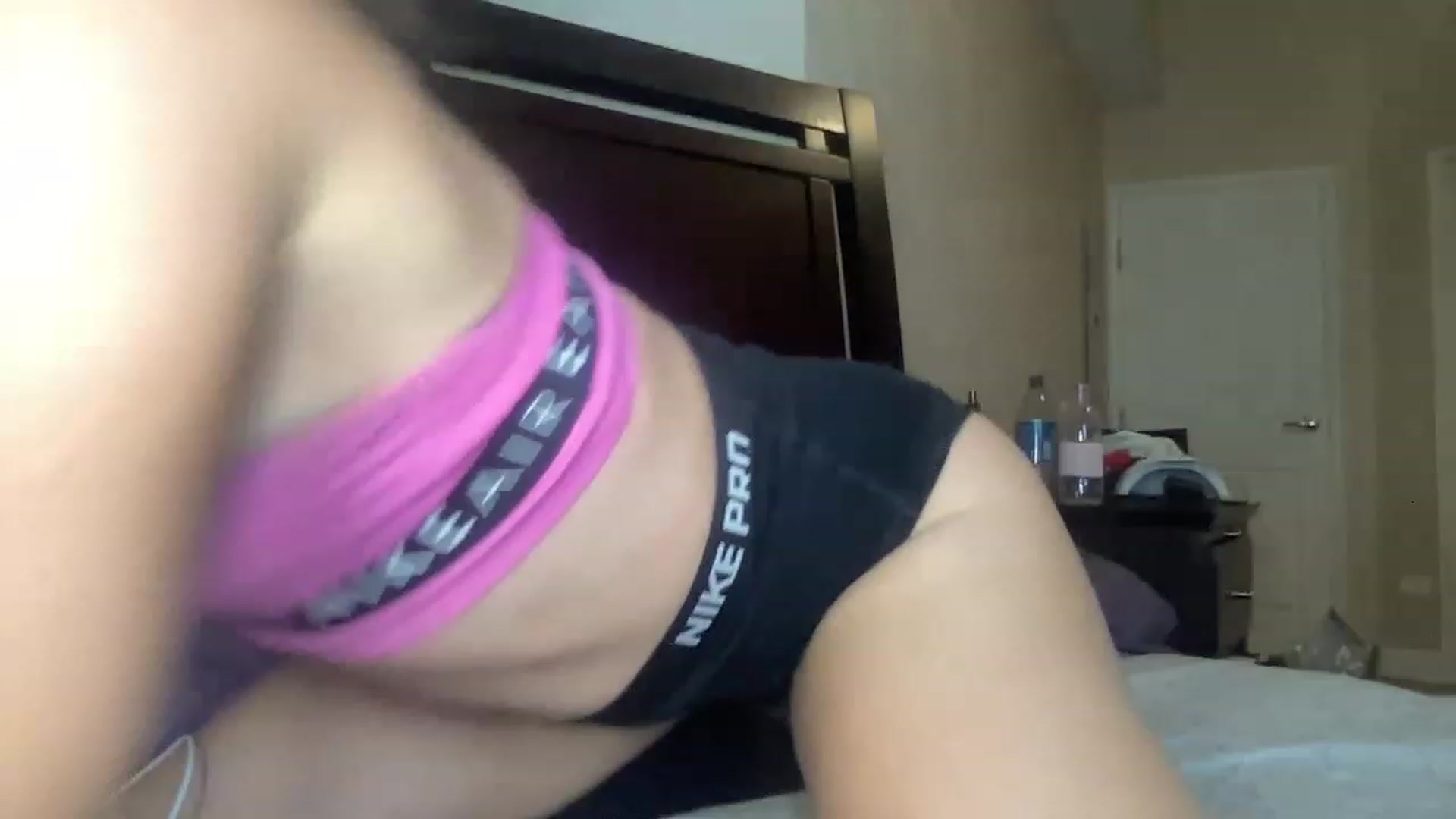 Gallery image thumbnail from thtqunt's myfreecams stream on, 05/06/2023, 04:03 image 19 of 20