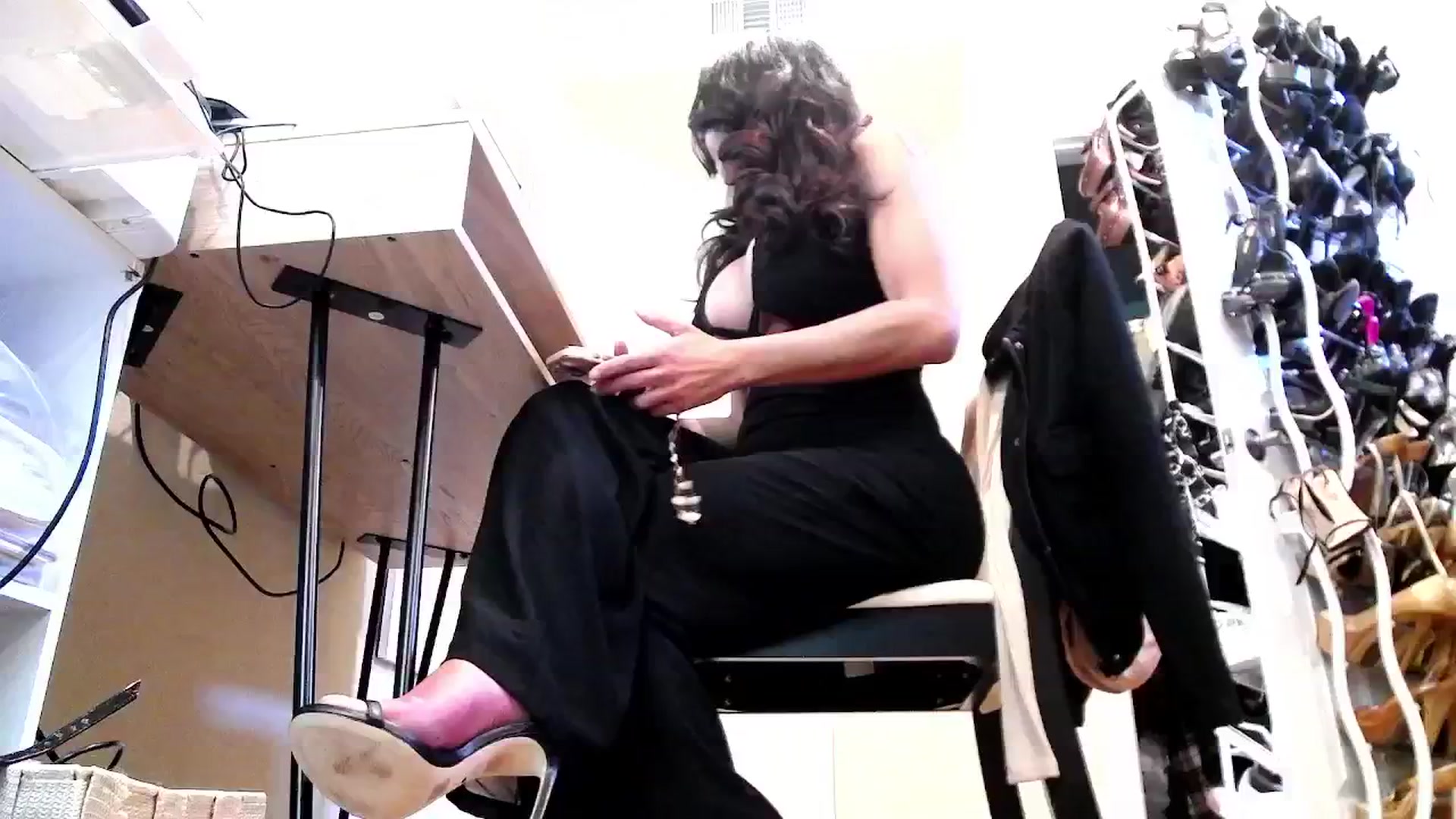 Gallery image thumbnail from tianad143's myfreecams stream on, 02/18/2025, 19:10 image 16 of 20