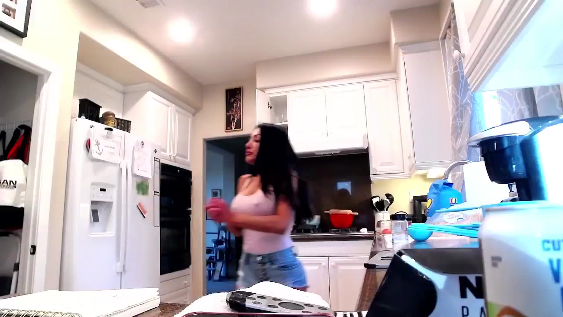 Gallery image thumbnail from tianad143's myfreecams stream on, 02/20/2025, 24:01 image 11 of 20