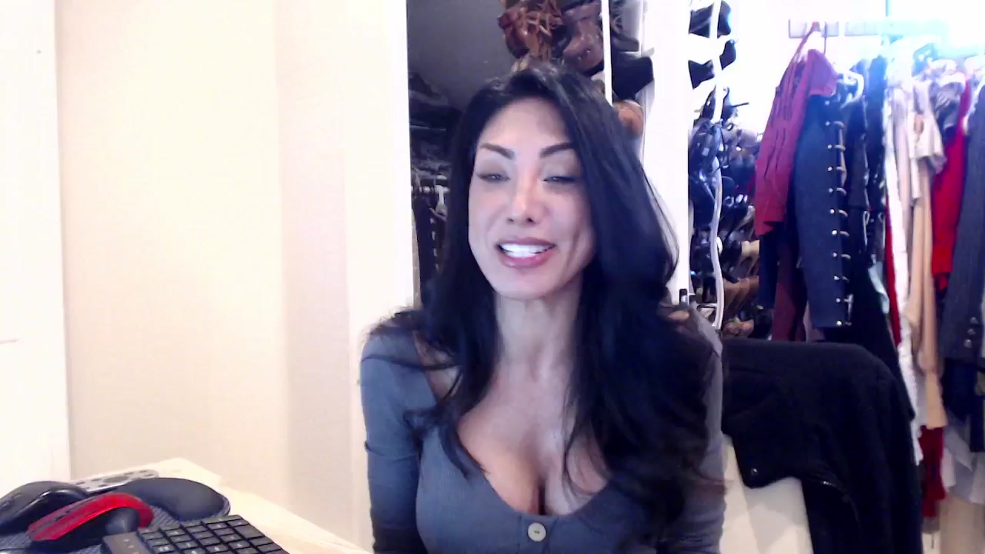 Gallery image thumbnail from tianad143's myfreecams stream on, 02/27/2025, 02:49 image 10 of 20