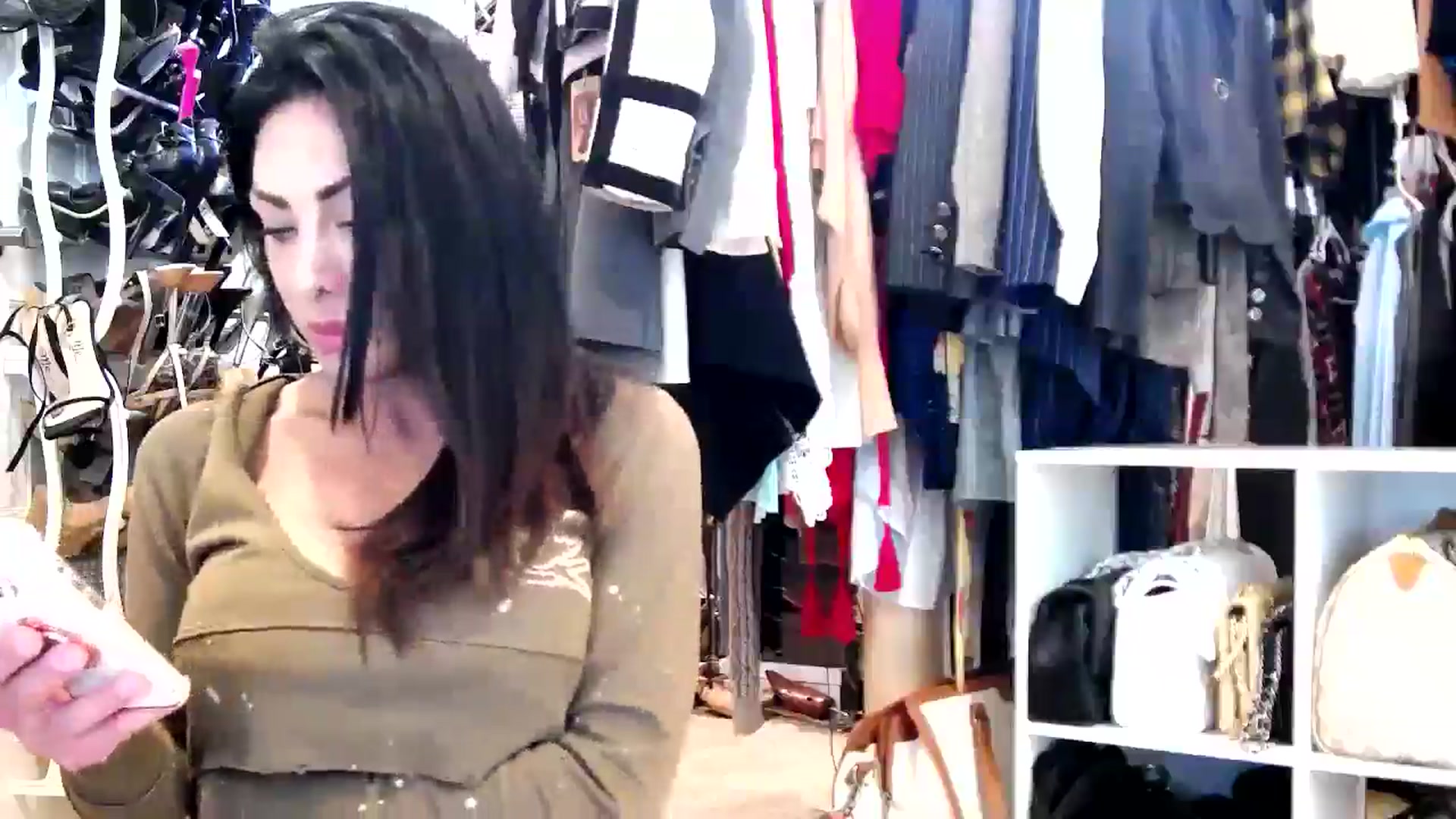 Gallery image thumbnail from tianad143's myfreecams stream on, 03/13/2025, 23:41 image 17 of 20