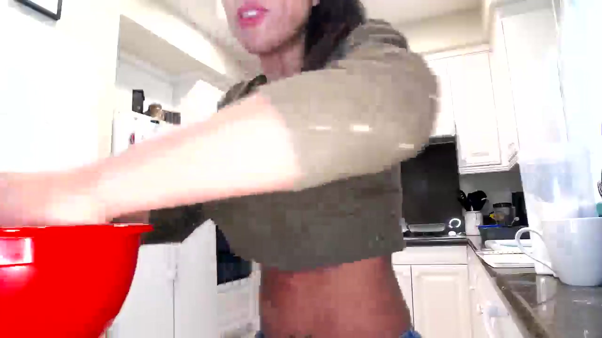 Gallery image thumbnail from tianad143's myfreecams stream on, 03/14/2025, 24:59 image 10 of 20