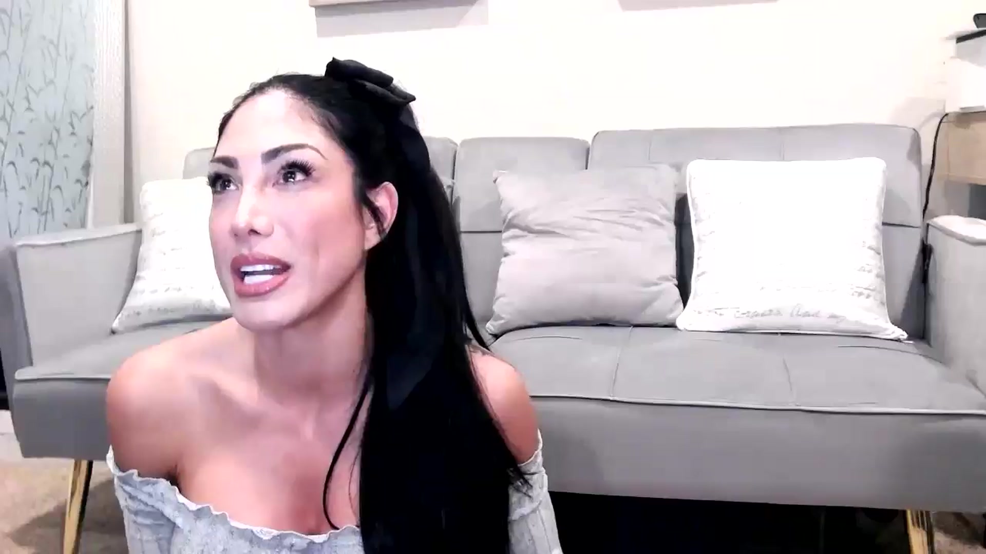 Gallery image thumbnail from tianad143's myfreecams stream on, 03/16/2025, 03:30 image 8 of 20