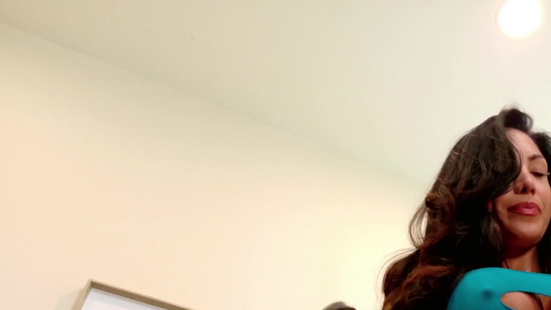 Gallery image thumbnail from tianad143's myfreecams stream on, 04/28/2025, 22:38 image 8 of 20